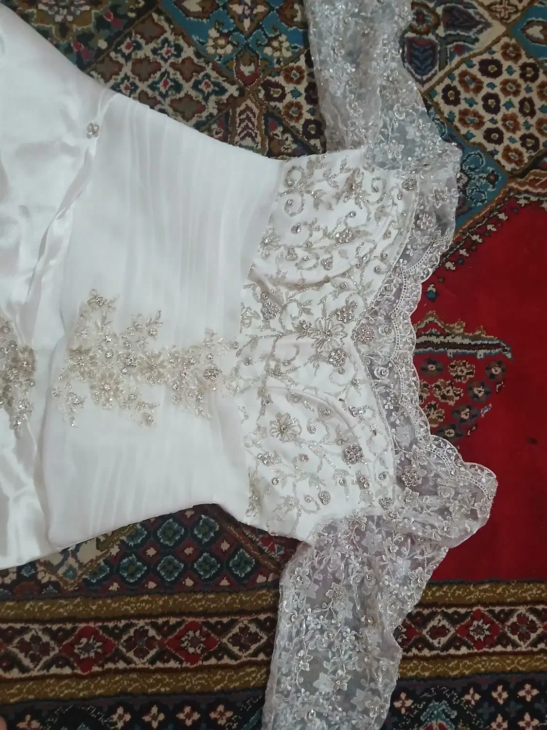 لباس مجلسی|لباس|گرگان, |دیوار