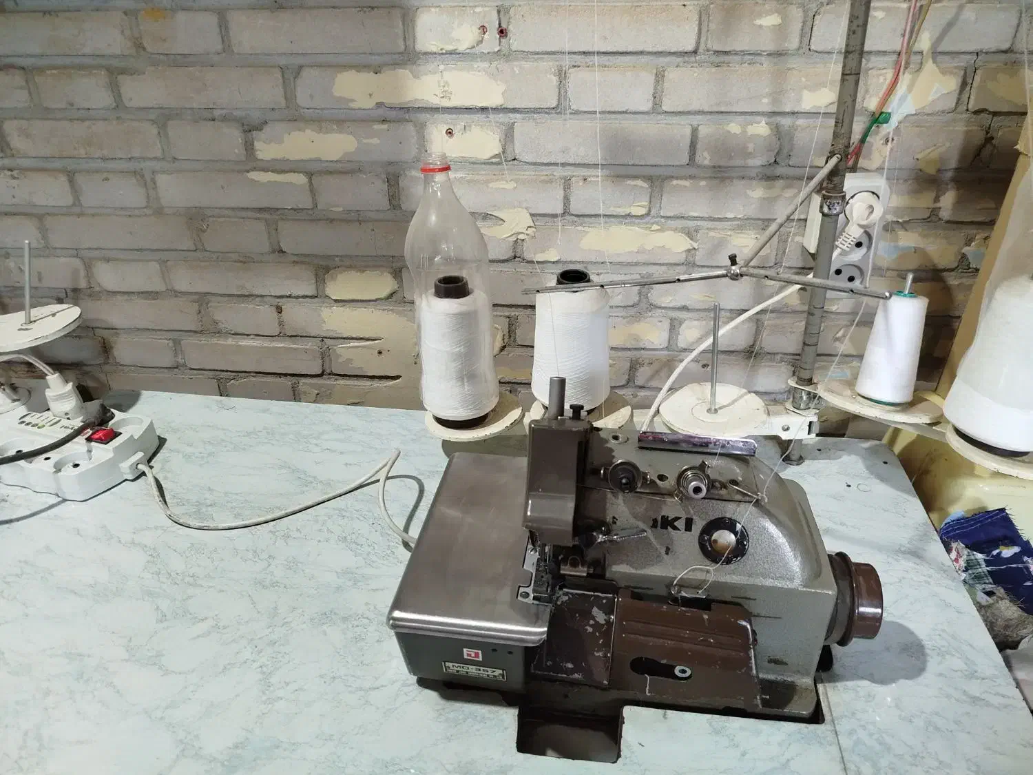 چرخ سردوز ۵ نخ|چرخ خیاطی و ریسندگی|تبریز, |دیوار