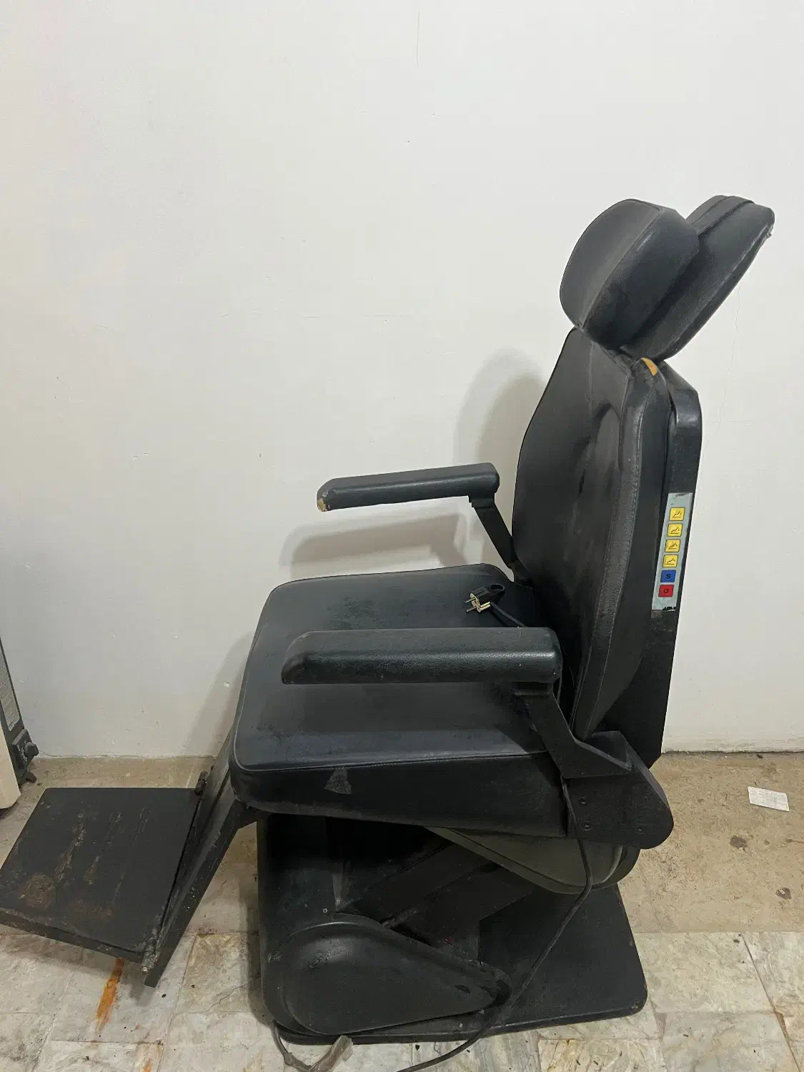 صندلی برقی ارایشگاه|آرایشگاه و سالنهای زیبایی|کیاشهر, |دیوار