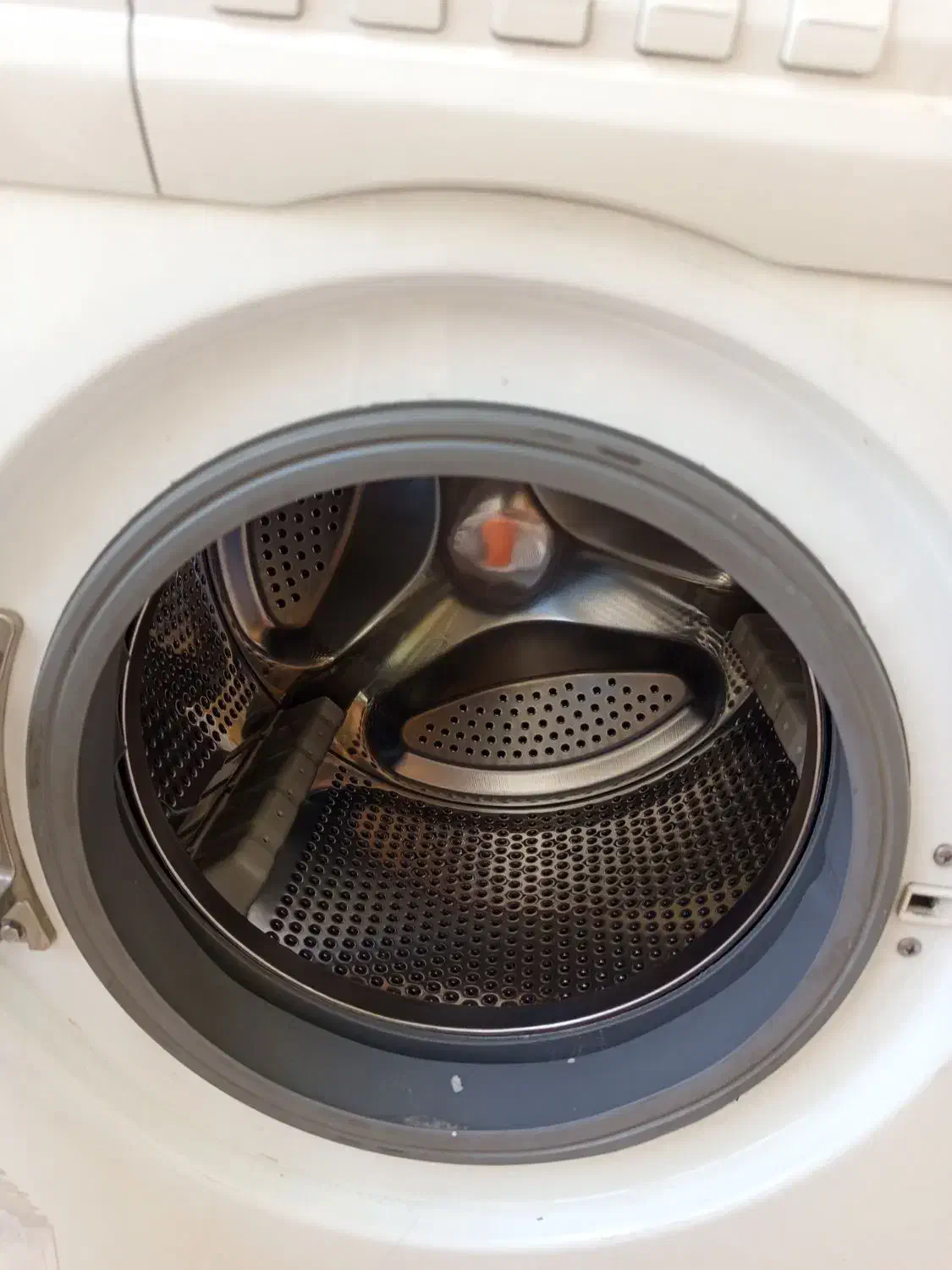 لباسشویی اسنوا هفت کیلویی سالم و بدون هیچ ایرادی|ماشین لباسشویی و خشک‌کن لباس|شیراز, رازی|دیوار