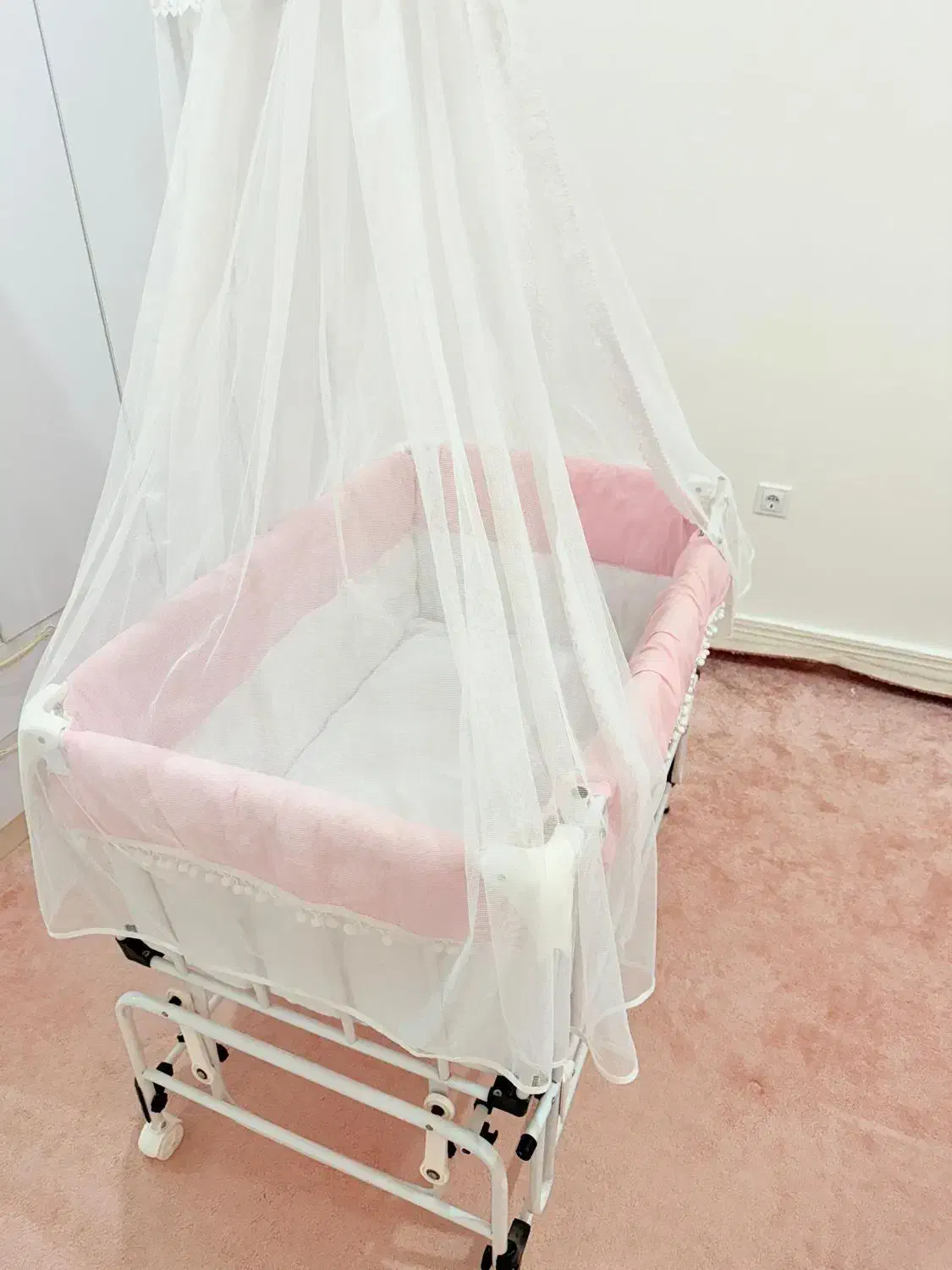 گهواره برقی در حد|تخت و صندلی بچه|جم, |دیوار