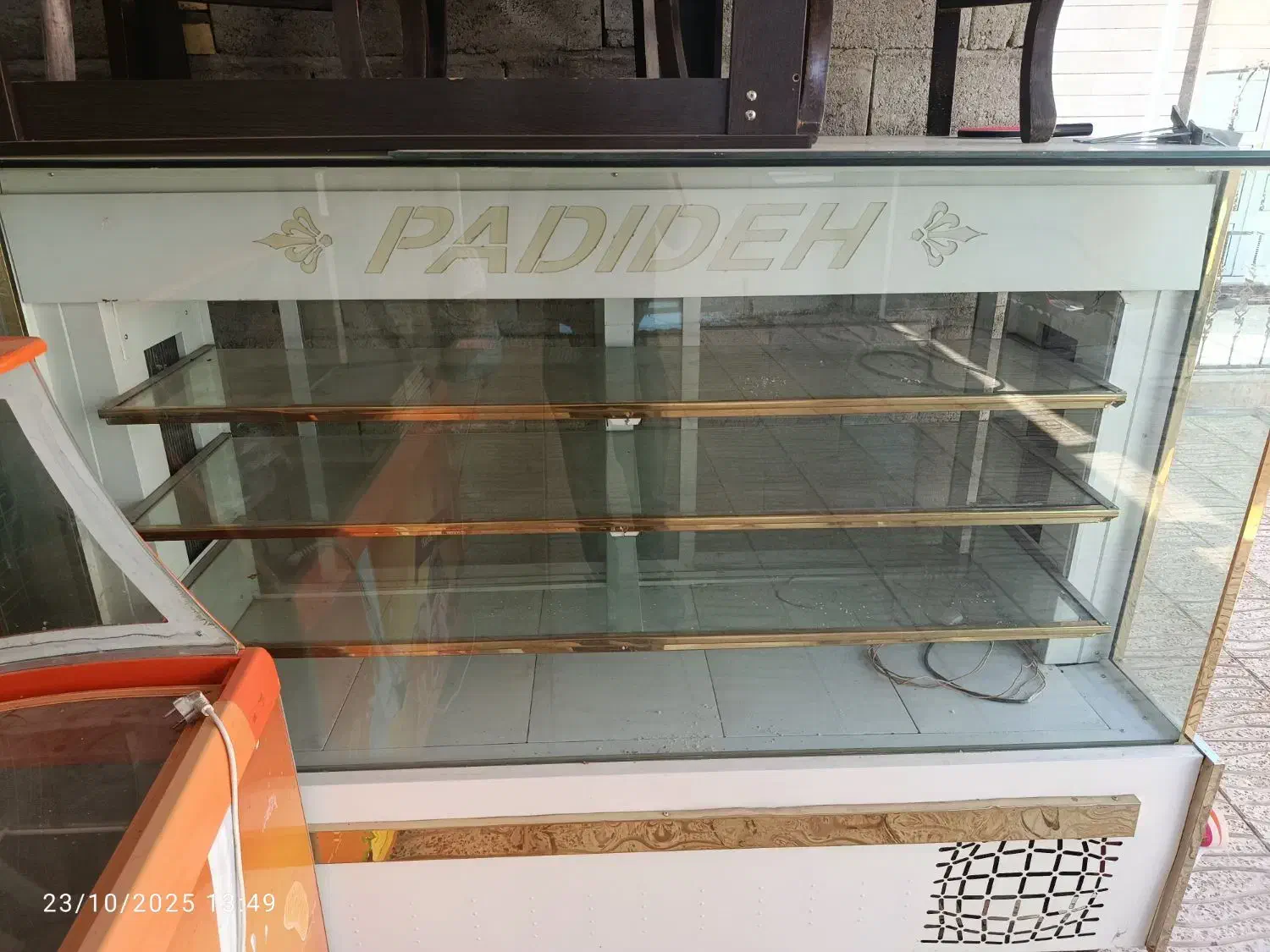 یخچال قنادی|کافیشاپ و رستوران|چهاربرج, |دیوار