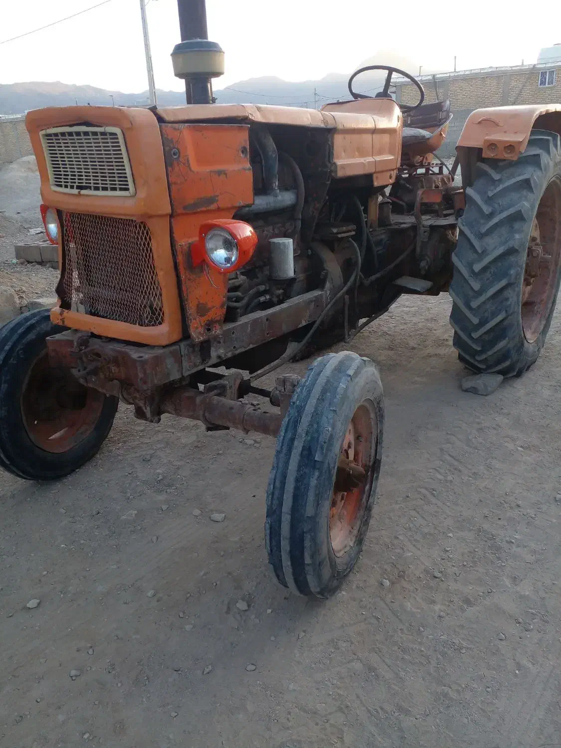 تراکتور رومانی|خودرو سنگین|سیرجان, |دیوار