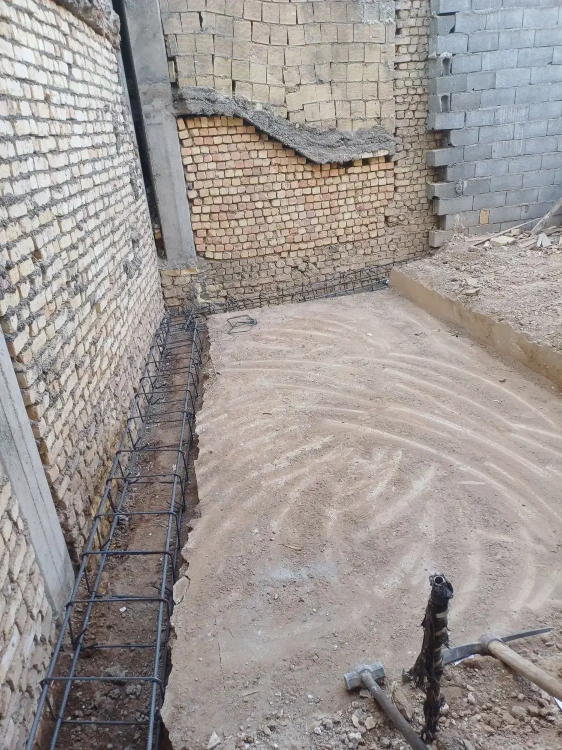 پیمانکاری و بنایی و اسکلت بتنی|خدمات پیشه و مهارت|مبارکه, |دیوار