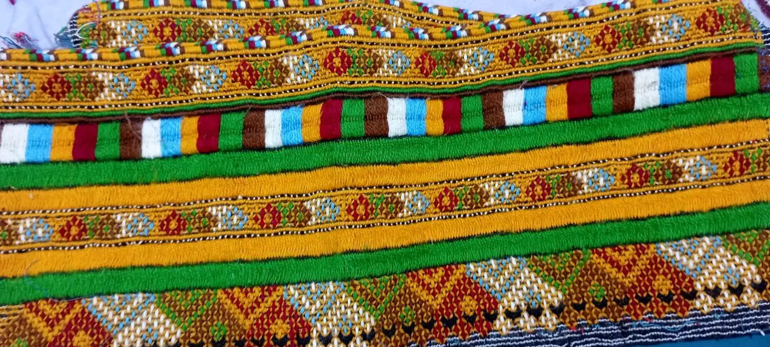 دوچگر|لباس|ایرانشهر, |دیوار