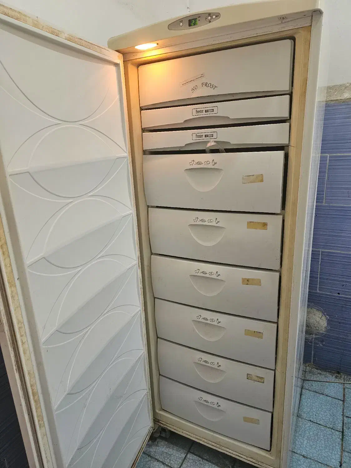 فریزر ایستاده بدون برفک|یخچال و فریزر|بندرعباس, |دیوار