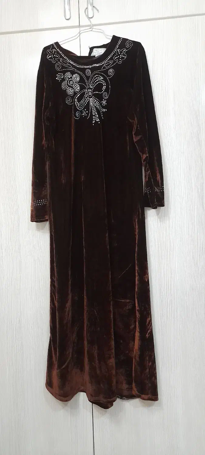 لباس مجلسی مخمل|لباس|شاهینشهر, نبوت|دیوار