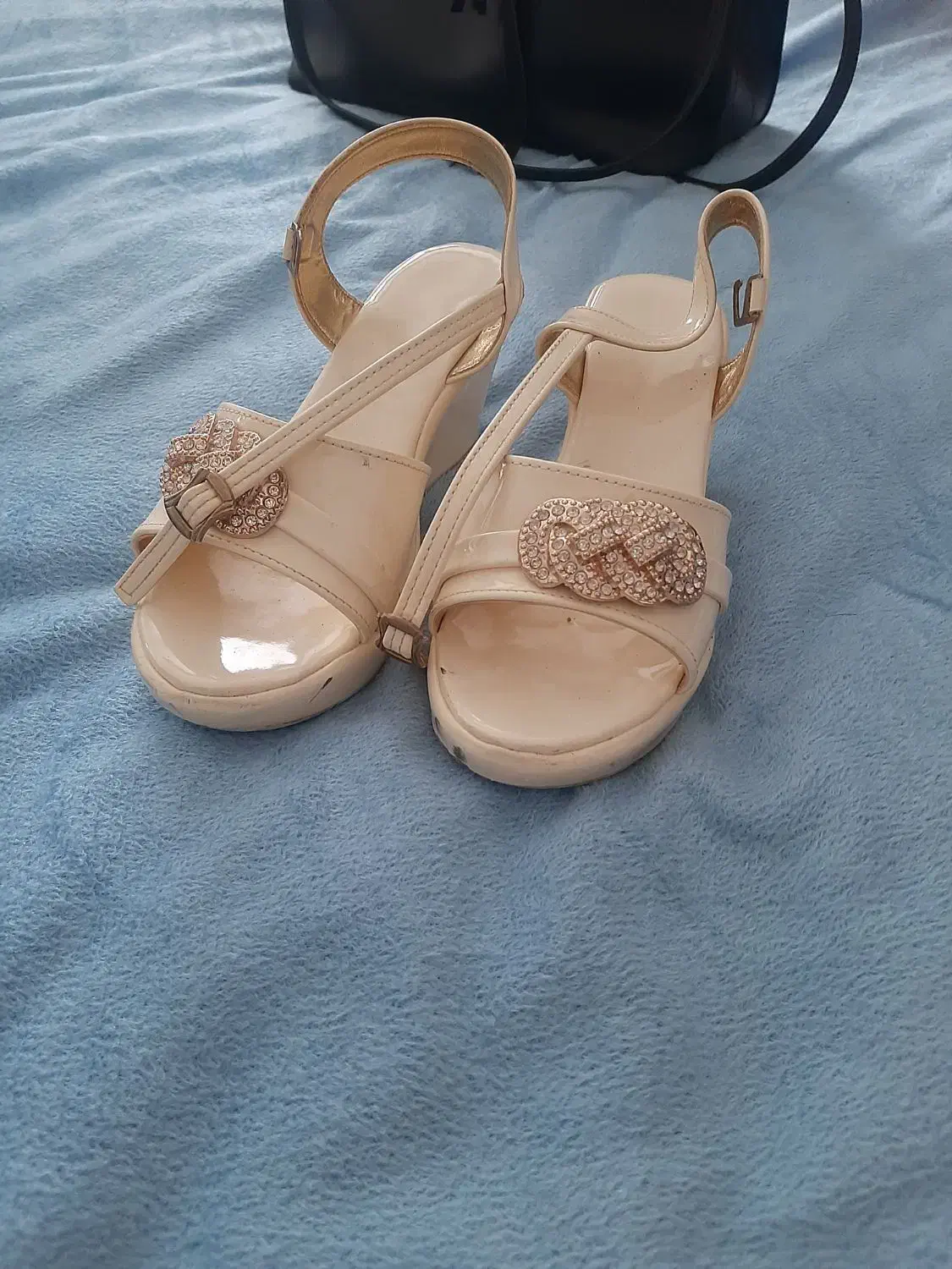 کیف وکفش بفروش میرسد|کیف، کفش، کمربند|قم, باغ کرباسی|دیوار