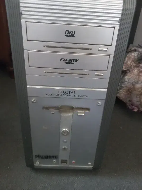 کامپیوتر|رایانه رومیزی|گناباد, |دیوار