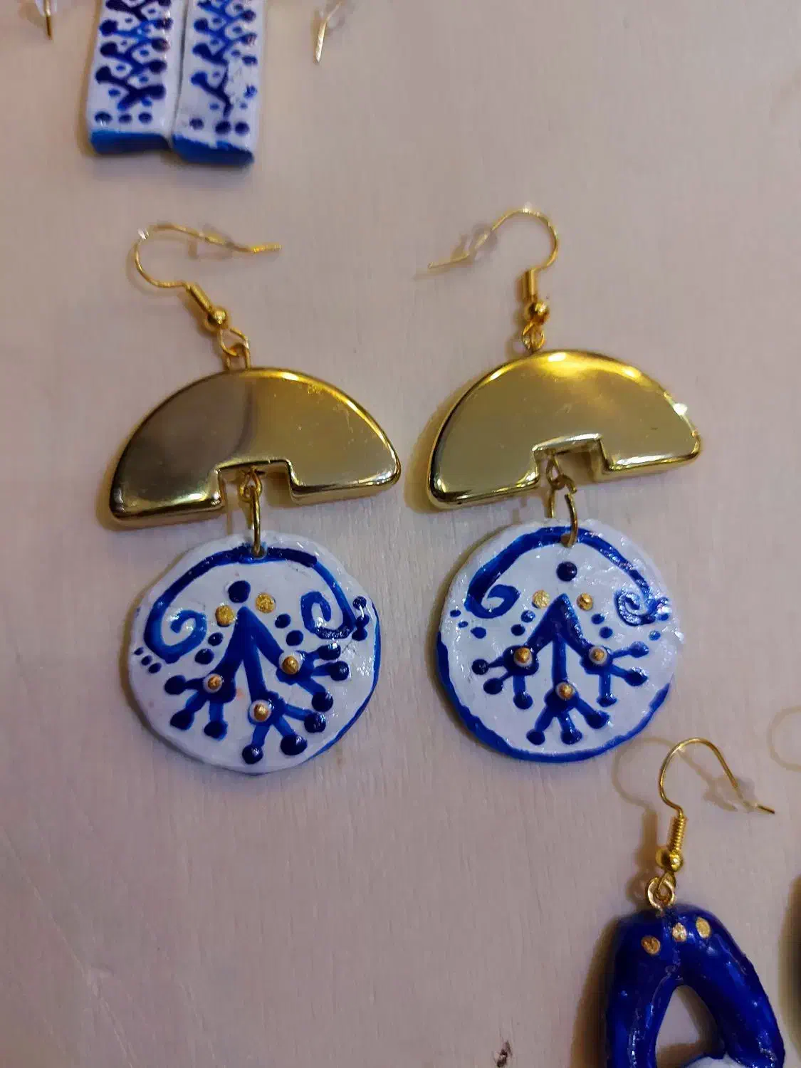 گوشواره  سنتی  زینتی|جواهرات|ری, علایین|دیوار