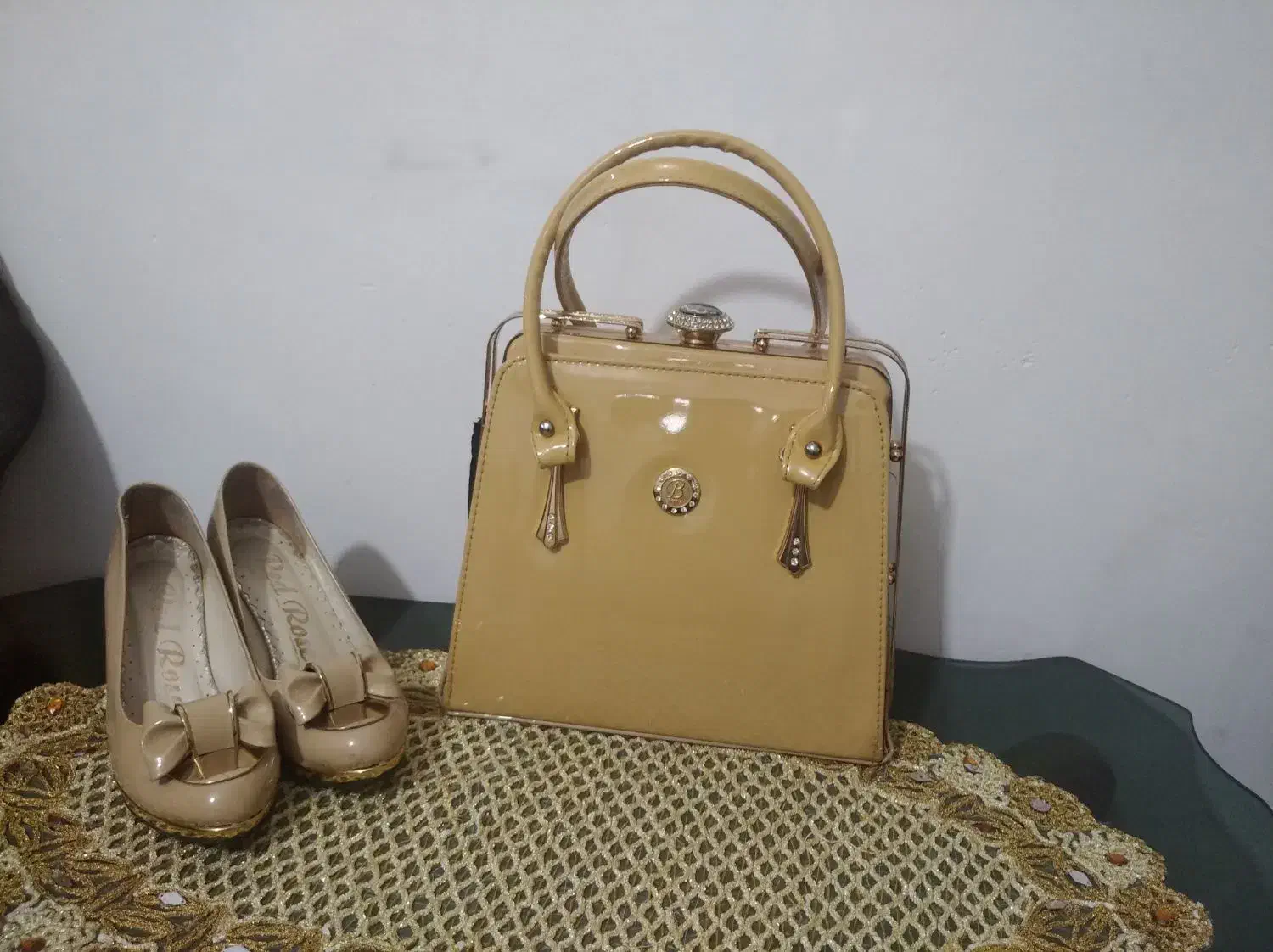 کیف و کفش ورنی کرم40،37|کیف، کفش، کمربند|زنجان, |دیوار