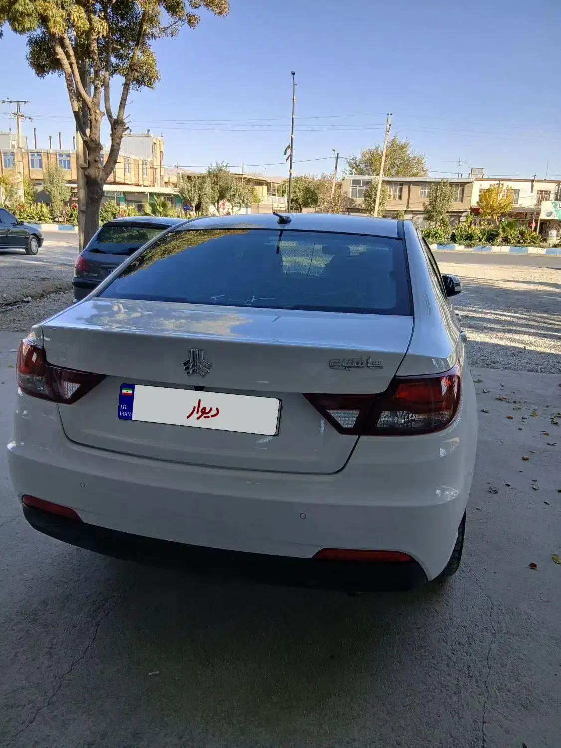 شاهین مدل ۴۰۳سانروف دار|خودرو سواری و وانت|اسدآباد, |دیوار