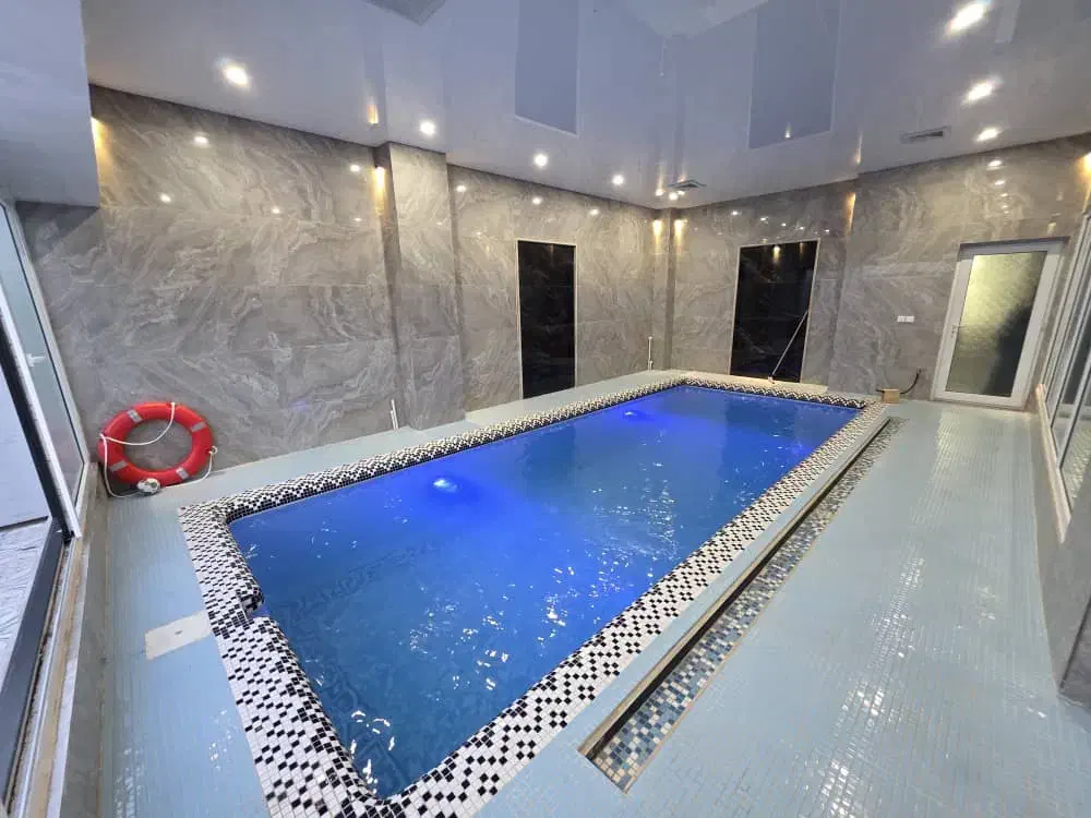 آپارتمان استخردار ۳ خواب رو به دریا تراس دار|اجارهٔ کوتاه‌مدت آپارتمان و سوئیت|بندر انزلی, شهرک اسحاقی|دیوار