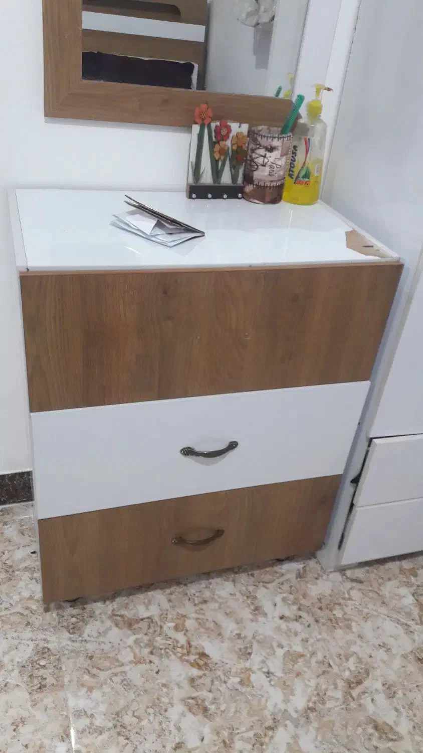 سرویس خواب به فروش میرسدسرو|تخت و سرویس خواب|شیراز, گویم|دیوار