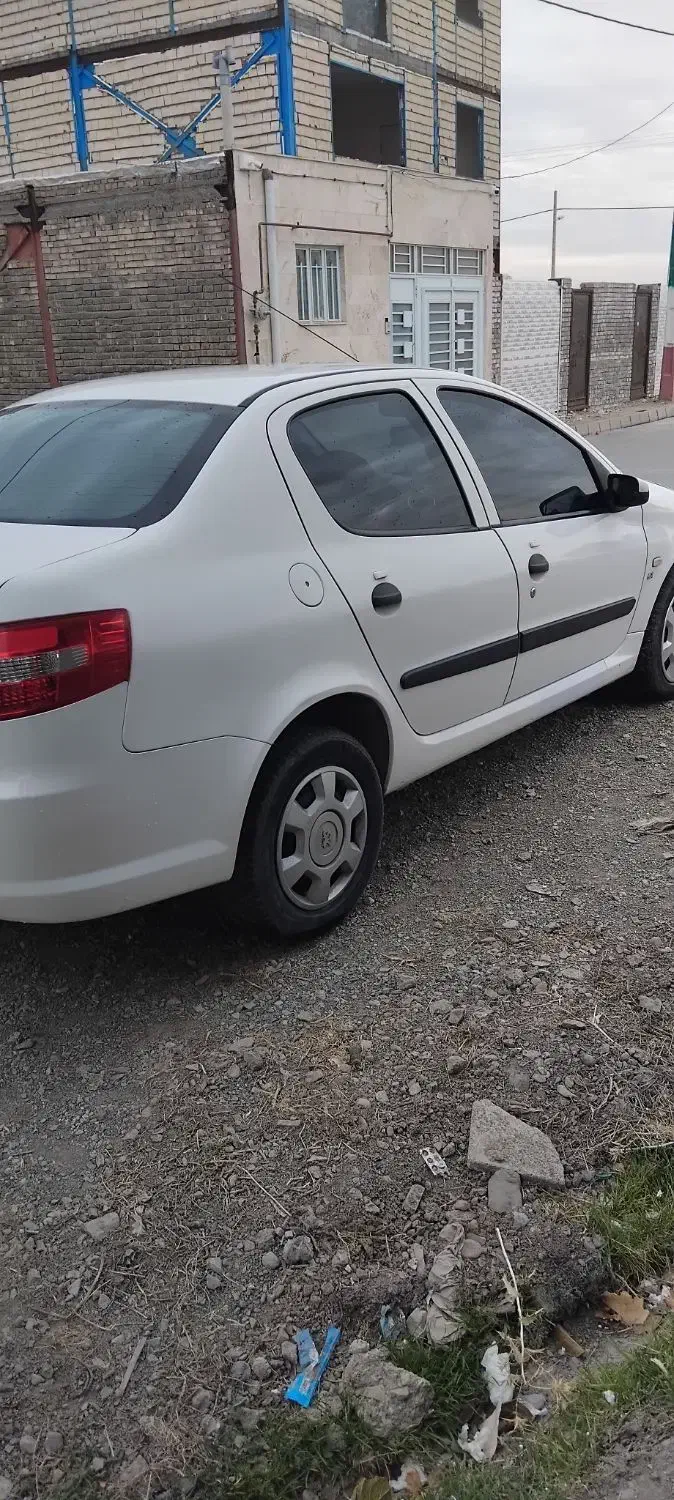 رانا سفیدمدل 98بدون رنگ|خودرو سواری و وانت|تربت‌حیدریه, شهرک ولیعصر|دیوار