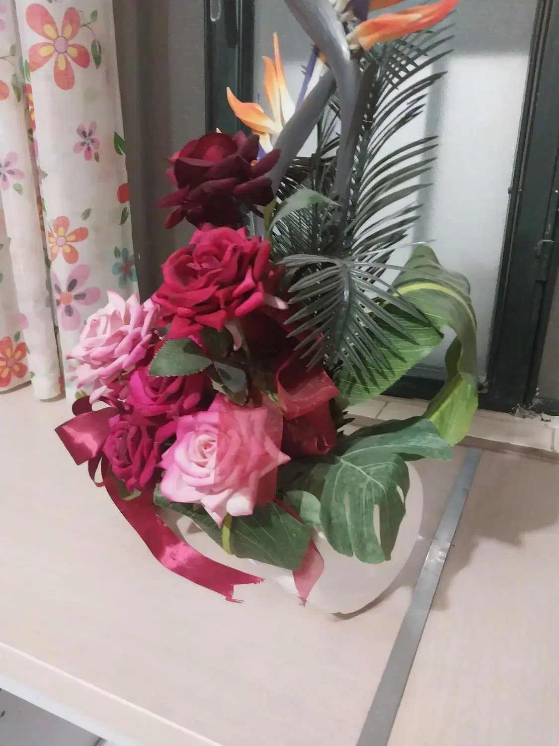 یک دسته گل با گلدان سفالی فقط ۴۰۰هزارتومان|گل مصنوعی|سمنان, |دیوار