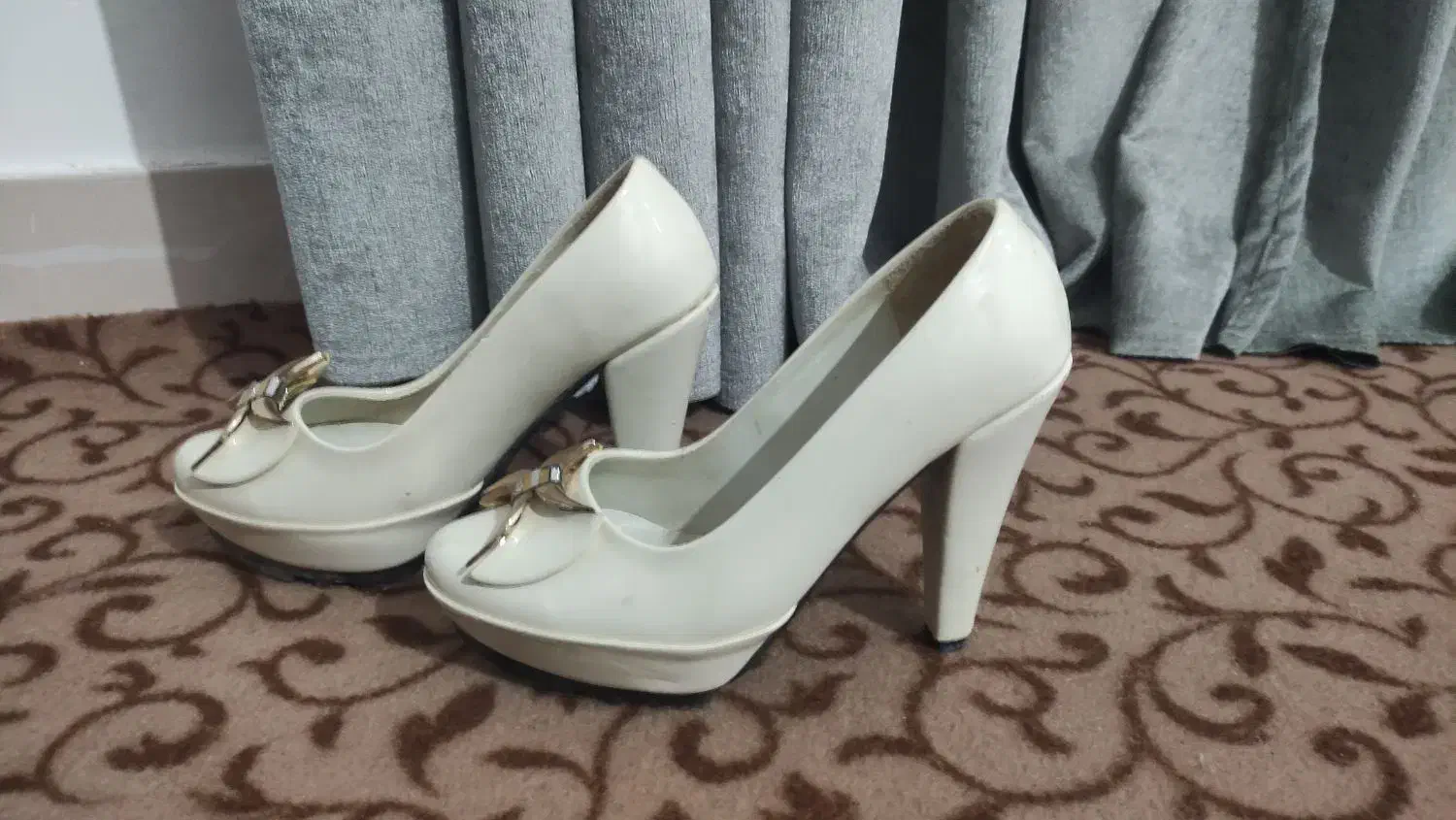 کفش و لباس|کیف، کفش، کمربند|اسفراین, |دیوار