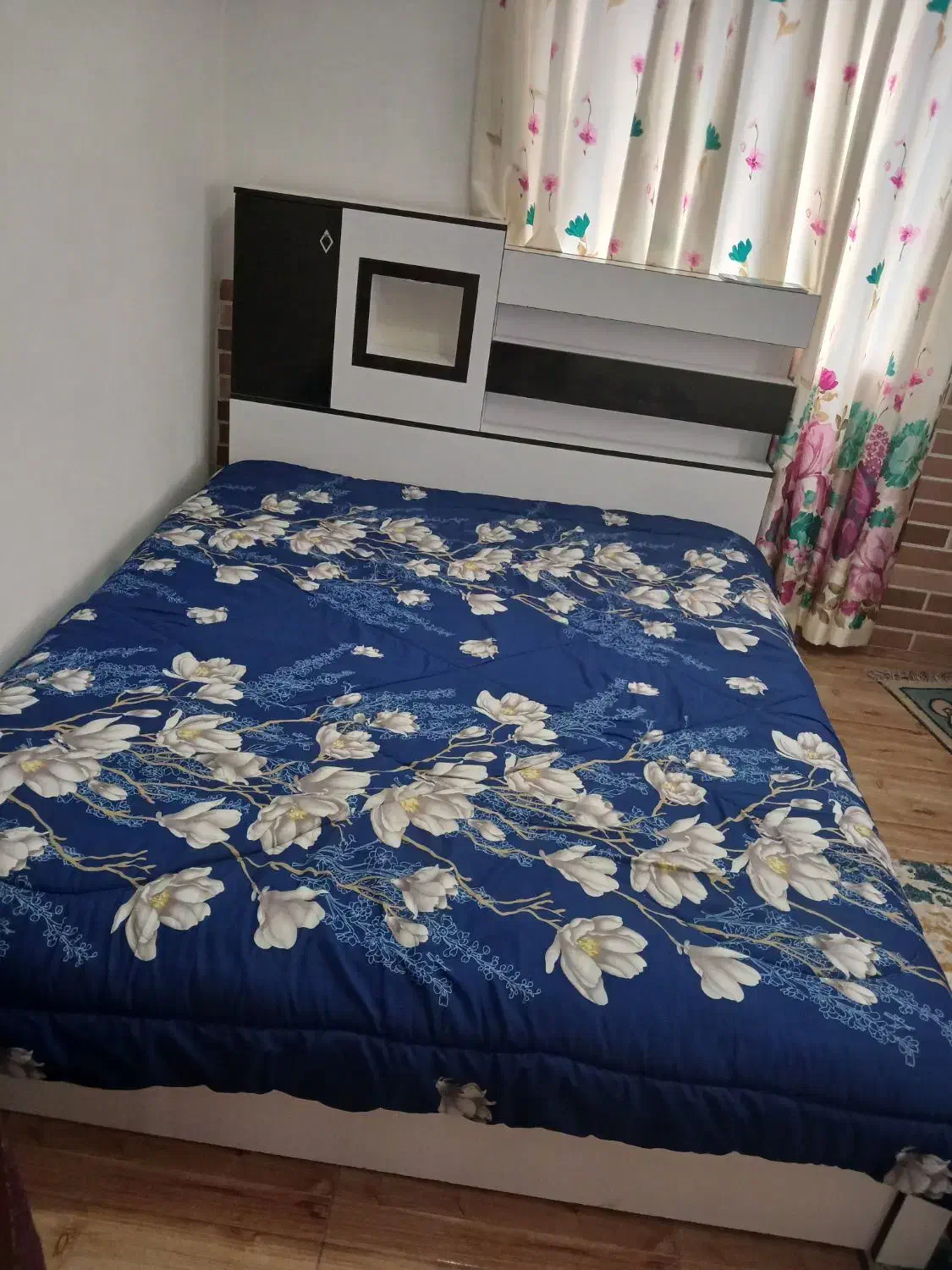 تخت کودک 4 تومن.تخت دونفره 6 تومن.بوفه 2 تومن|تخت و سرویس خواب|امامزاده عبدالله, |دیوار