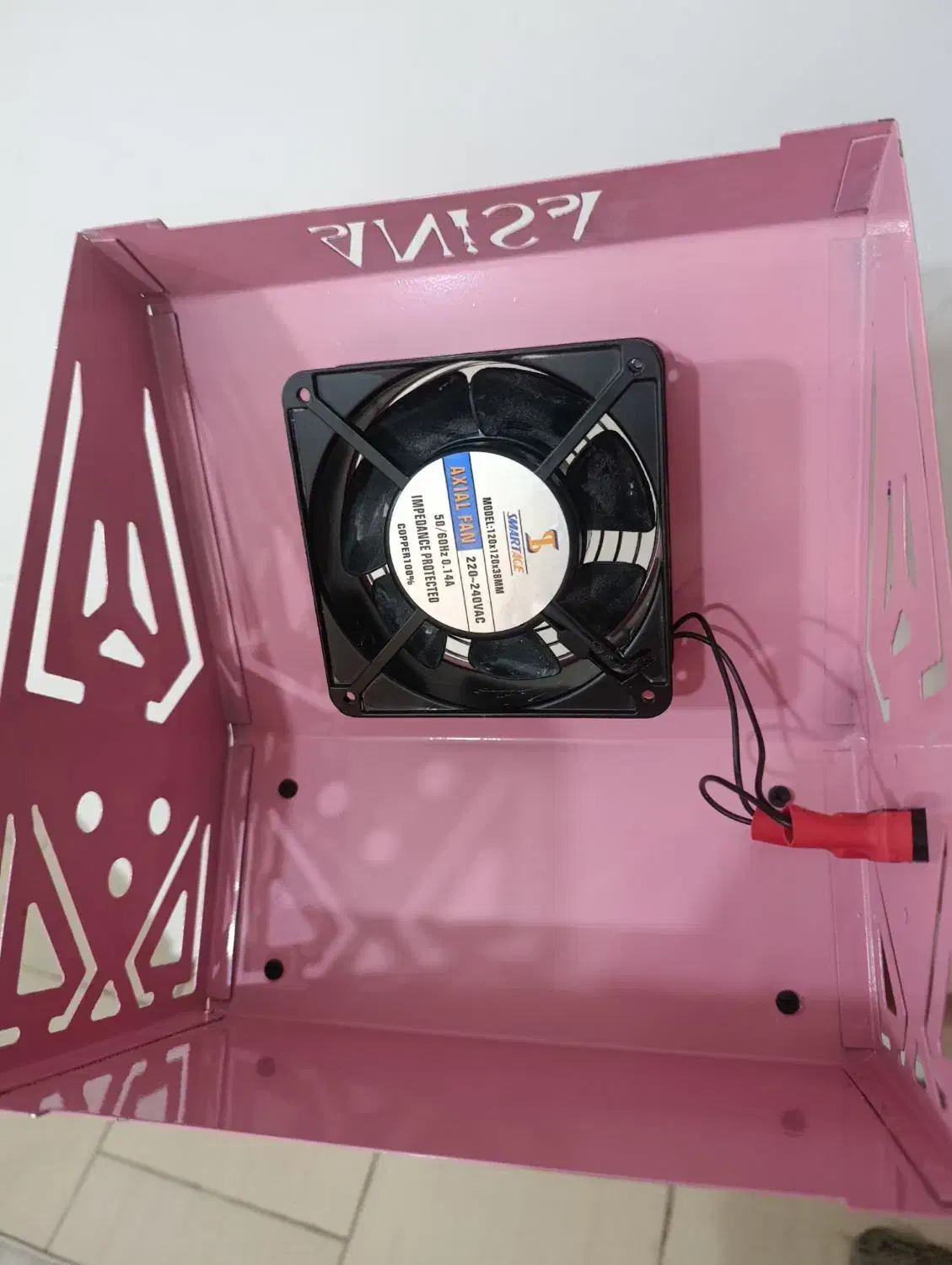 فن رومیزی زیردستدارناخنکار،چراغ کار، استندرومیزی|آرایشگاه و سالنهای زیبایی|رشت, ساغری سازان|دیوار