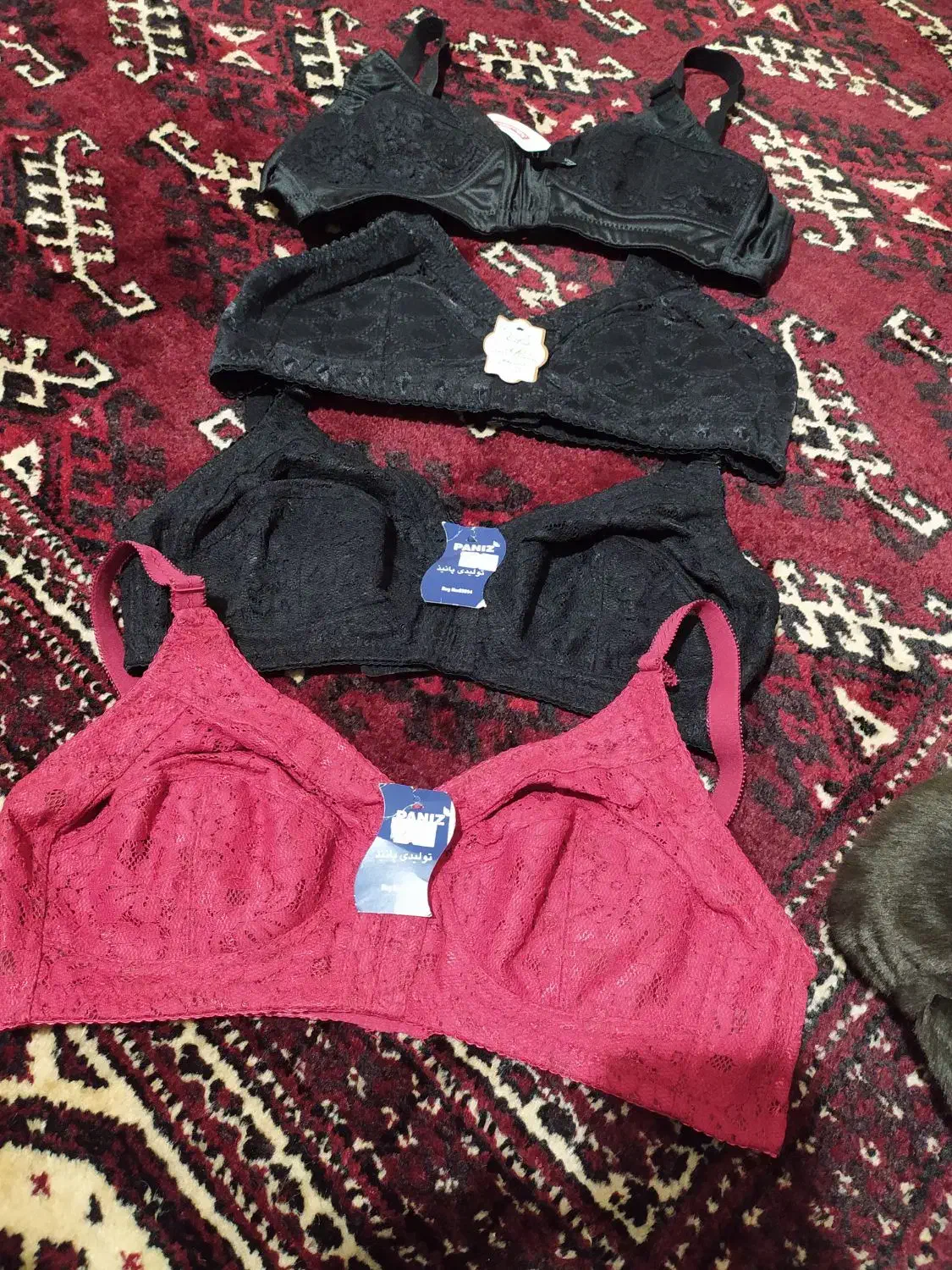 سوتین|لباس|سیمین شهر, |دیوار