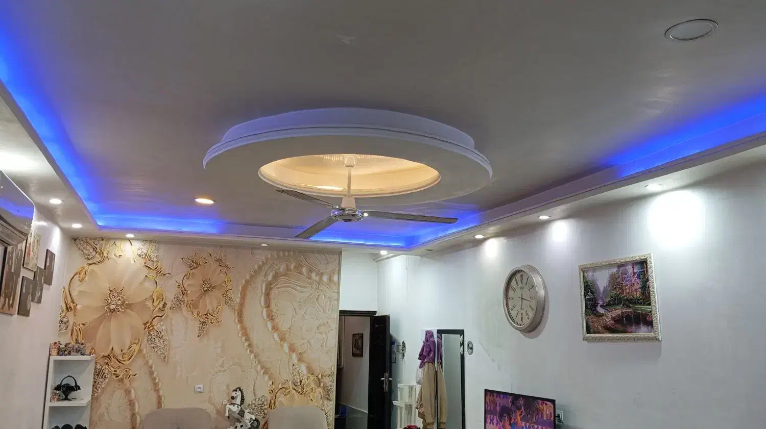 خانه ویلایی با مغازه درمرکزشهرخان ببین|فروش خانه و ویلا|خان ببین, |دیوار