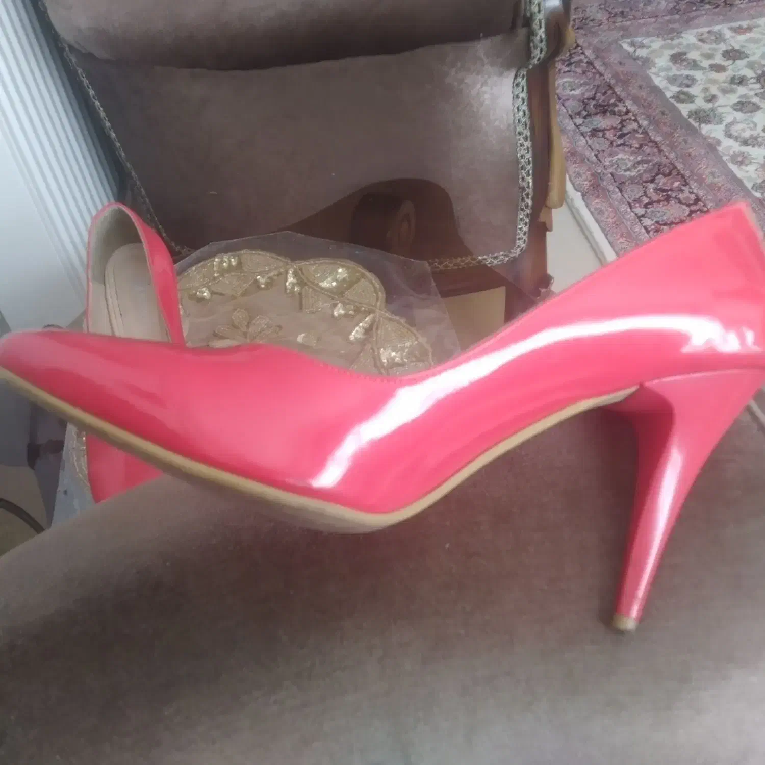 کفش قرمز مناسب یلدا|کیف، کفش، کمربند|قم, بنیاد|دیوار