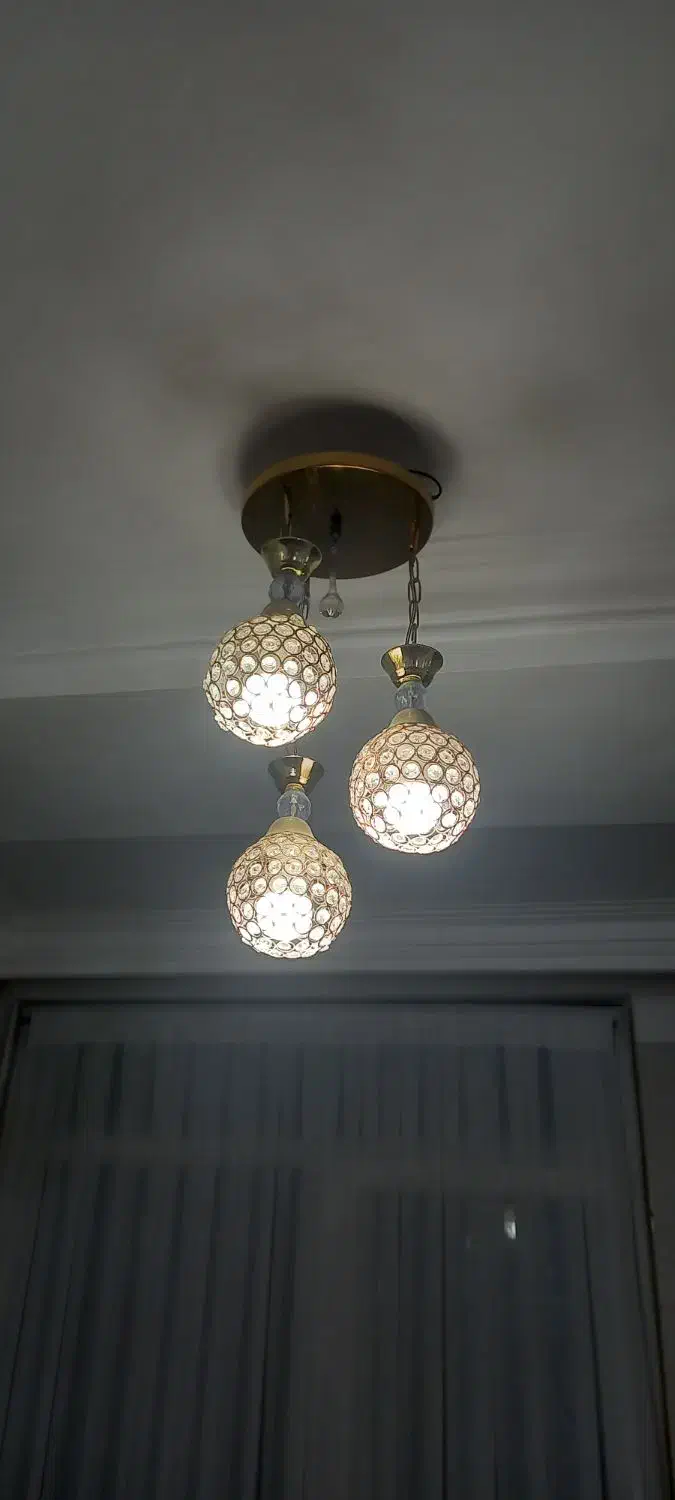 لوستر ۳ شاخه|لوستر و چراغ آویز|گلستان (تهران), |دیوار