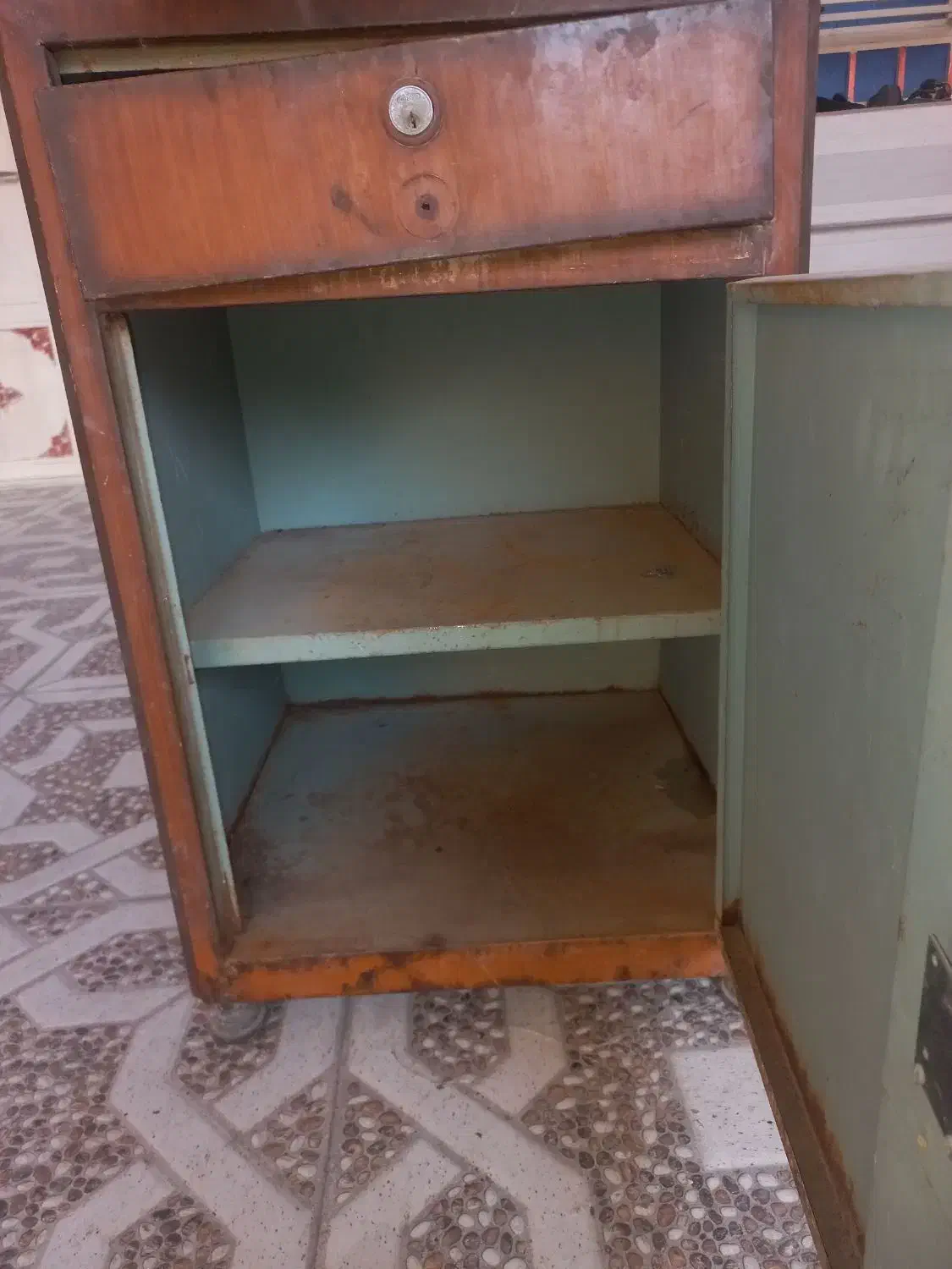 کمد یک درویک کشاب وزیرچرخ خیاطی|جاکفشی، کمد، دراور|شوشتر, |دیوار