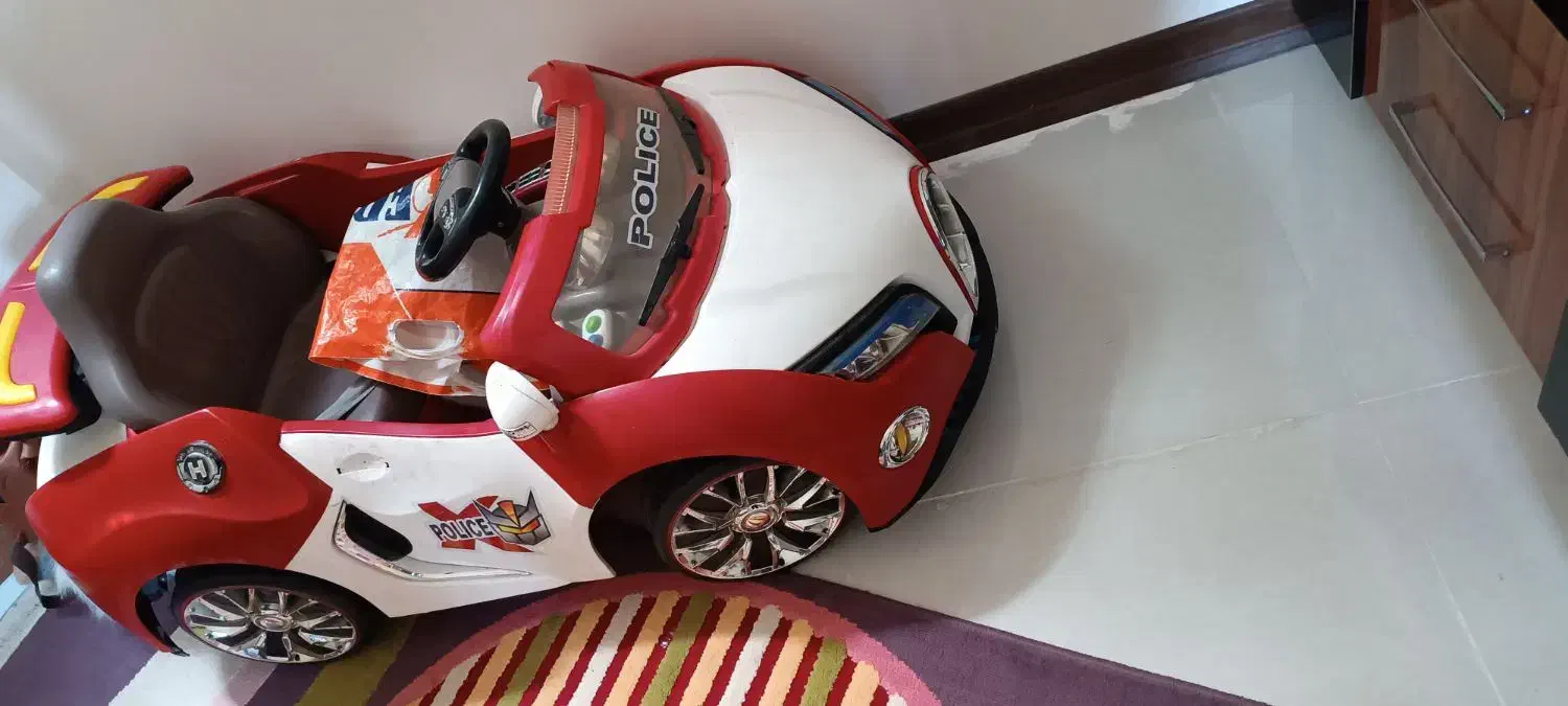 ماشین شارژی در حد نو|اسباب‌بازی بچه|خرم‌آباد, |دیوار