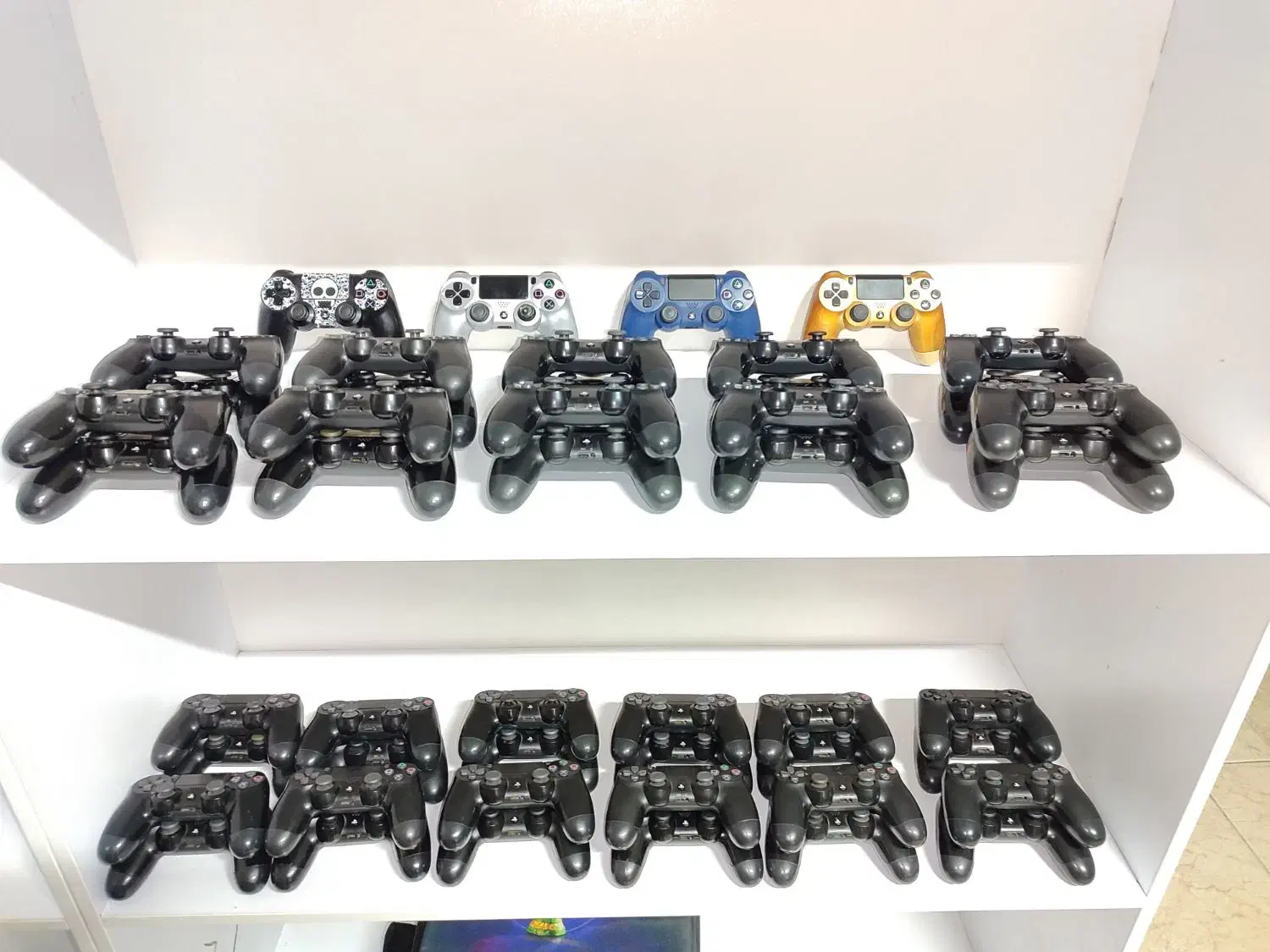 دسته اصلی ps4 و پایه شارژ|کنسول، بازی ویدئویی و آنلاین|گرگان, |دیوار