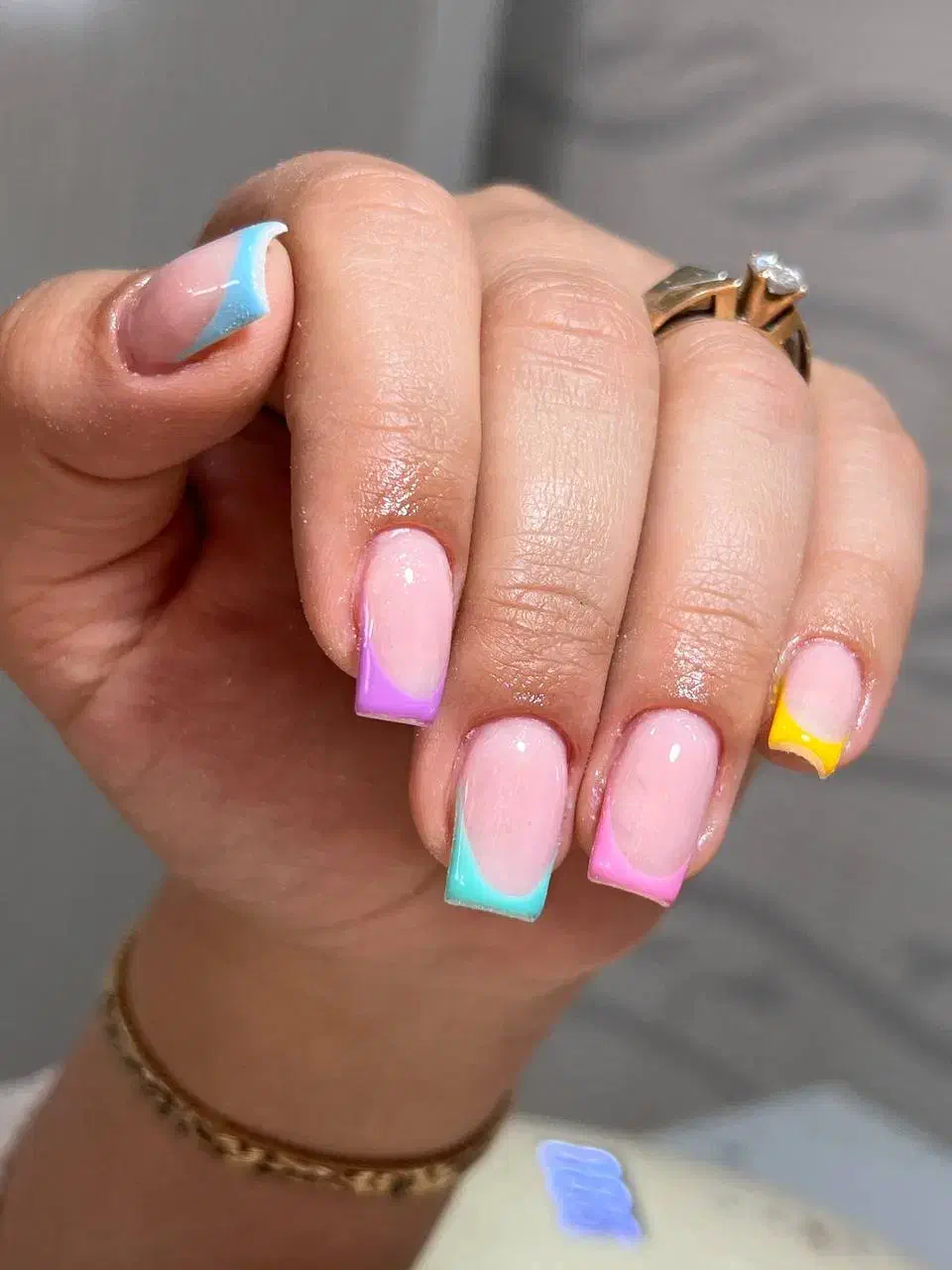 اموزش وکاشت ناخن (تخفیف ویژه به مدت دو هفته)|خدمات آرایشگری و زیبایی|اردبیل, |دیوار