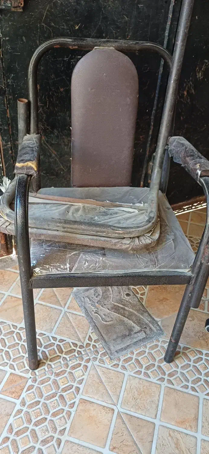 صندلی|صندلی و نیمکت|بندر گناوه, |دیوار