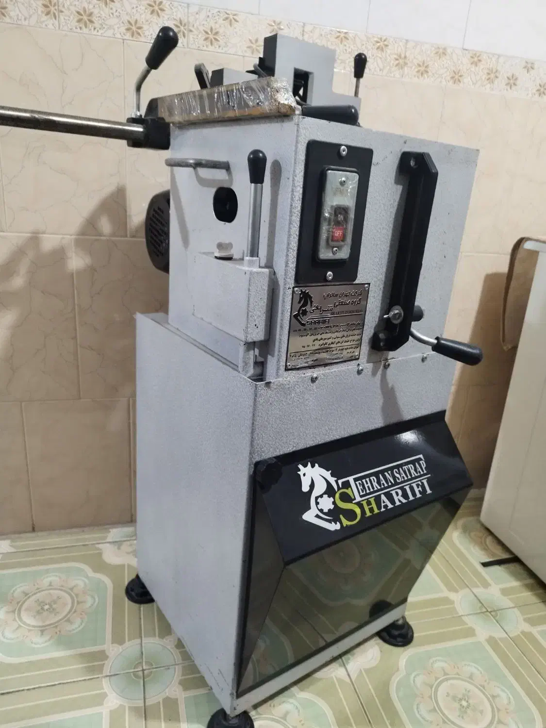 دستگاه برش الومنیوم|ماشین‌آلات صنعتی|شیراز, بهارستان|دیوار