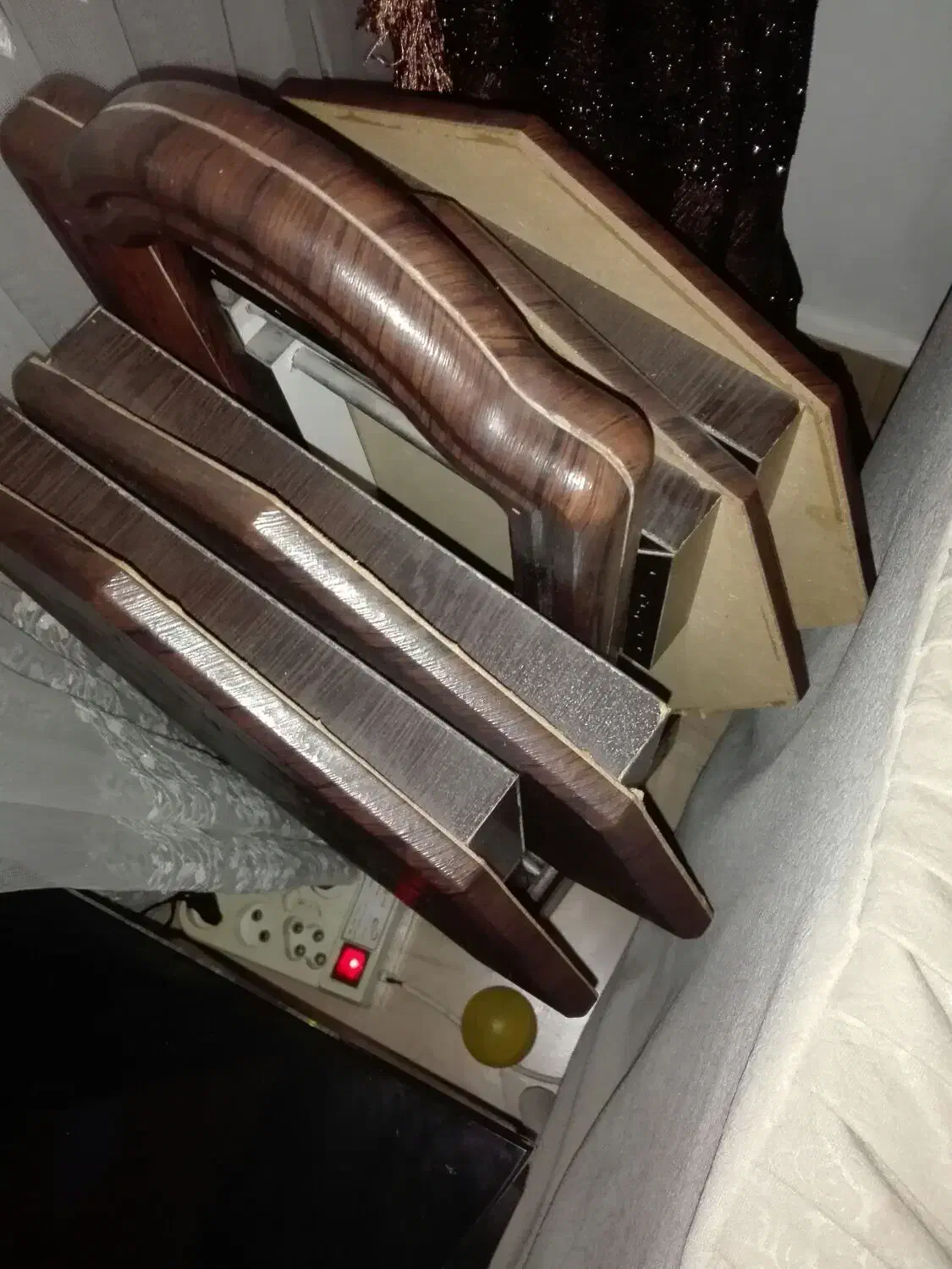 4تاجلومبلی بانگهدارندش|مبلمان خانگی و میز عسلی|خوی, |دیوار