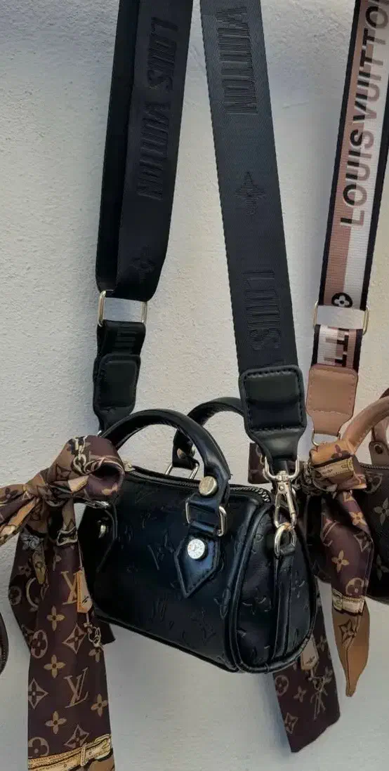 دو مدل کیف دوشی و دستی کاملا نو|کیف، کفش، کمربند|ساری, |دیوار