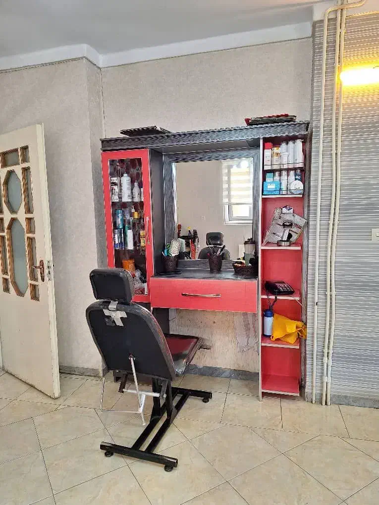 دکوری آرایشگاه|آرایشگاه و سالنهای زیبایی|همدان, |دیوار