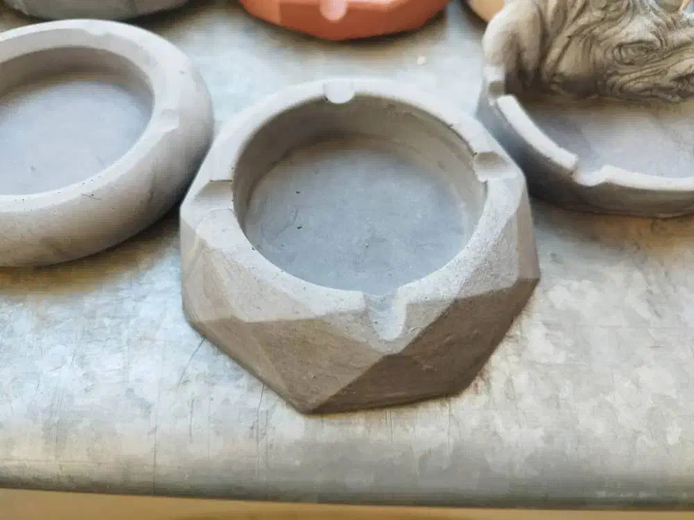 ۱۰۰۰ عدد زیر سیگاری سنگی به همراه ۱۰۰۰ عدد آفر|صنایع دستی و سایر لوازم تزئینی|صدرا-فارس, فاز ۱|دیوار