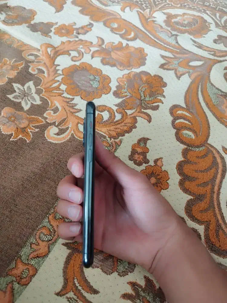 اپل iPhone 11 Pro با حافظهٔ ۵۱۲ گیگابایت|موبایل|تهران, تهرانسر شرقی|دیوار