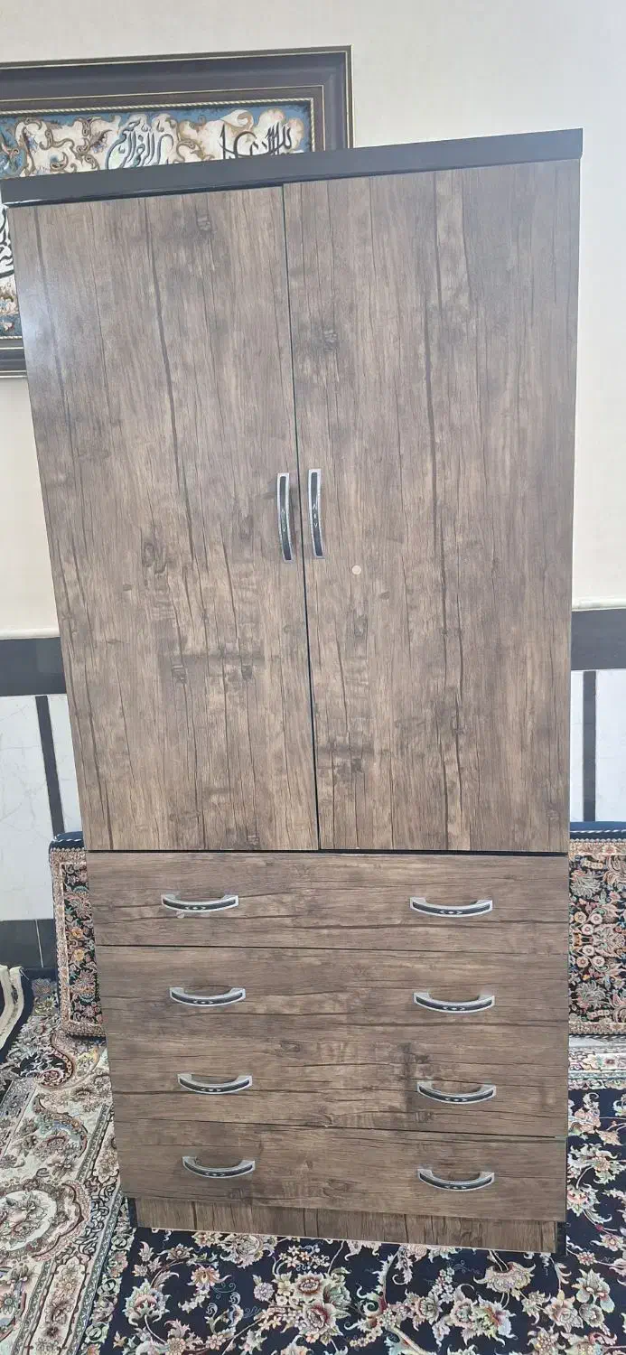 کمد لباس سالم بدون خط وخش|جاکفشی، کمد، دراور|قم, بنیاد|دیوار