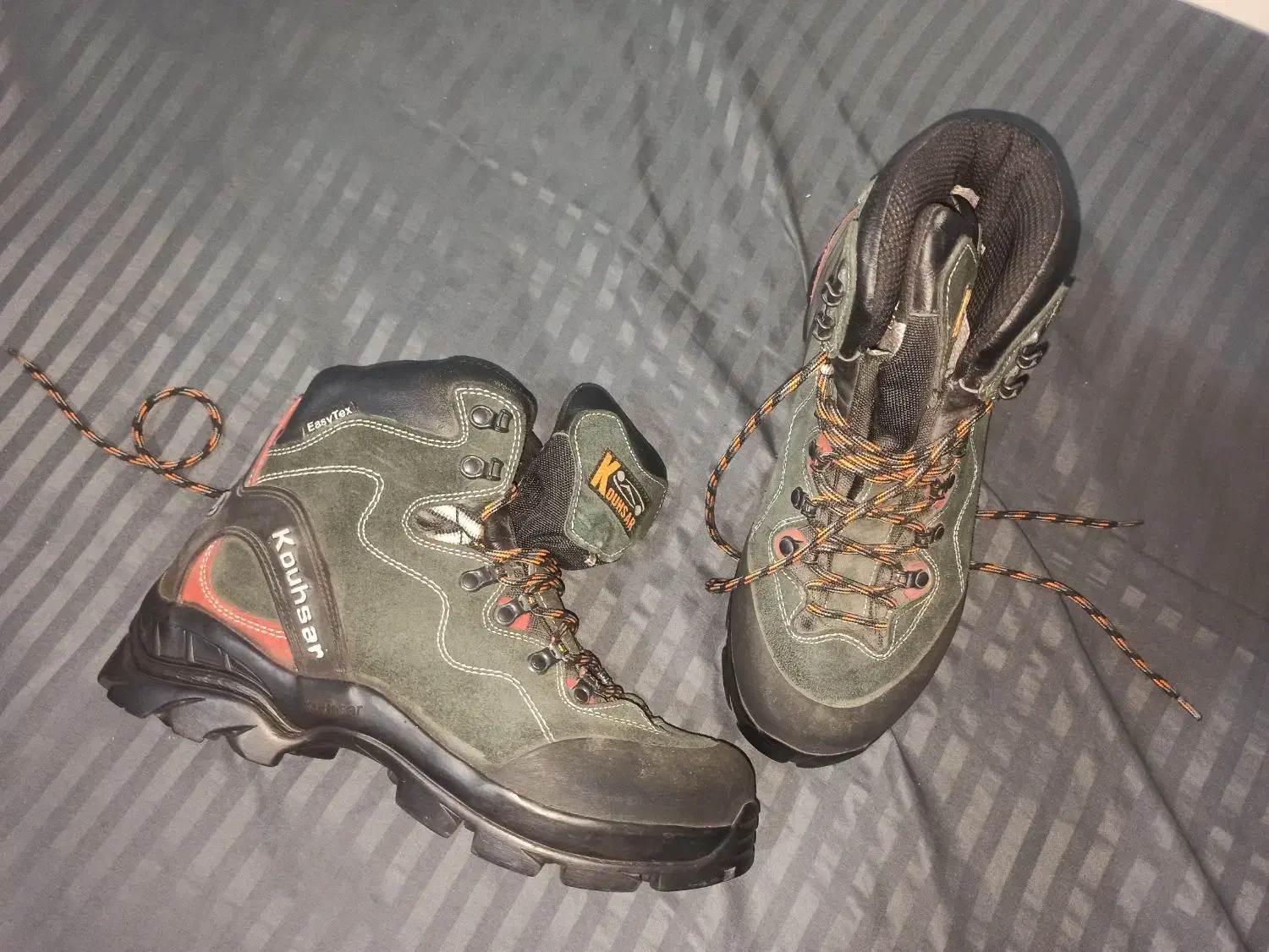 کفش کوهنوردی|کیف، کفش، کمربند|زنجان, |دیوار