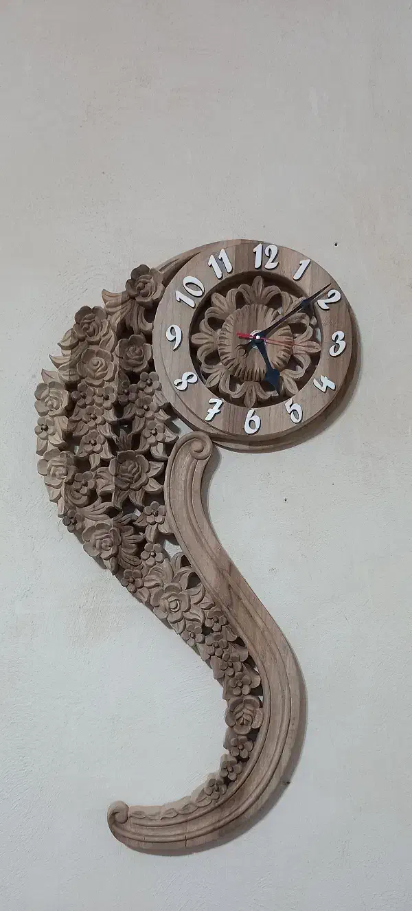 ساعت دیواری منبتی چوب گردو طرح گل ریز|ساعت دیواری و تزئینی|تویسرکان, |دیوار