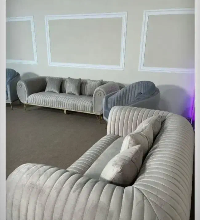 ۴۶۷ مهرگان صدرا طوفان حراج را آغاز کرد بشتاب. ۴۶۷|مبلمان خانگی و میز عسلی|صدرا-فارس, فاز ۱|دیوار