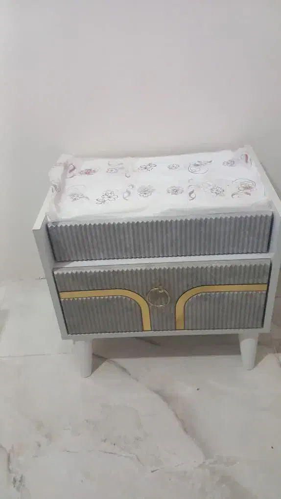 پاتختی میز|تخت و سرویس خواب|تهران, نیروی هوایی (پیروزی)|دیوار