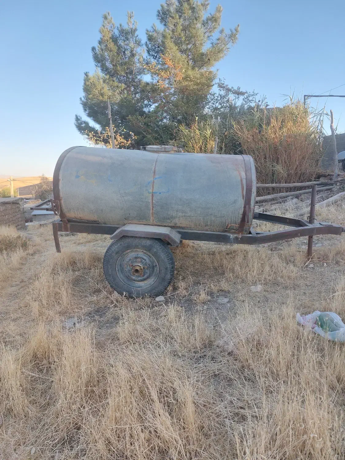 فروش تانکر دو هزار لیتری چرخ دار|عمده‌فروشی|ایوان, |دیوار