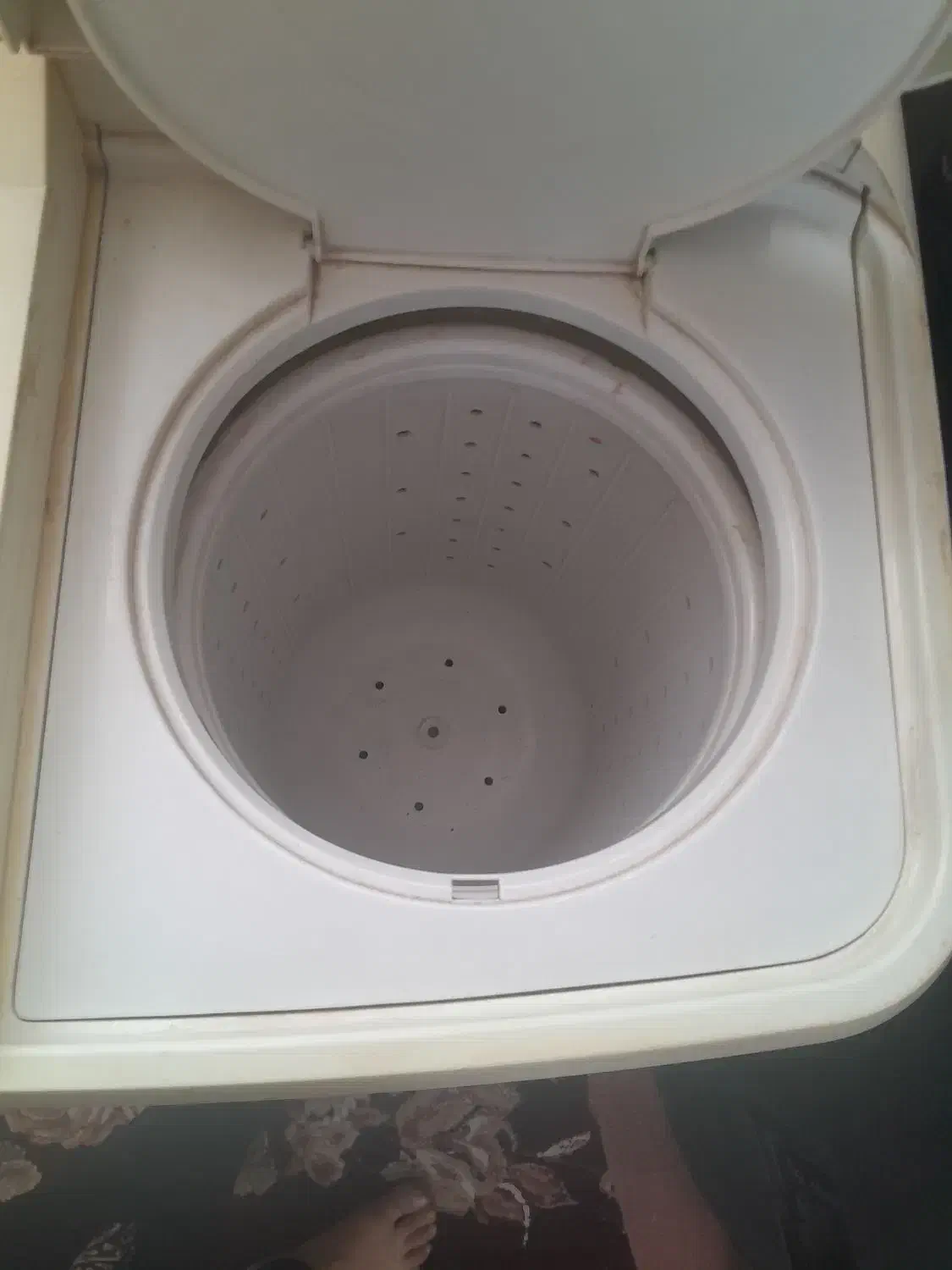 ماشین لباسشویی دوقلو  سالم هم خشک کن وهم لباسشویی|ماشین لباسشویی و خشک‌کن لباس|فریمان, |دیوار