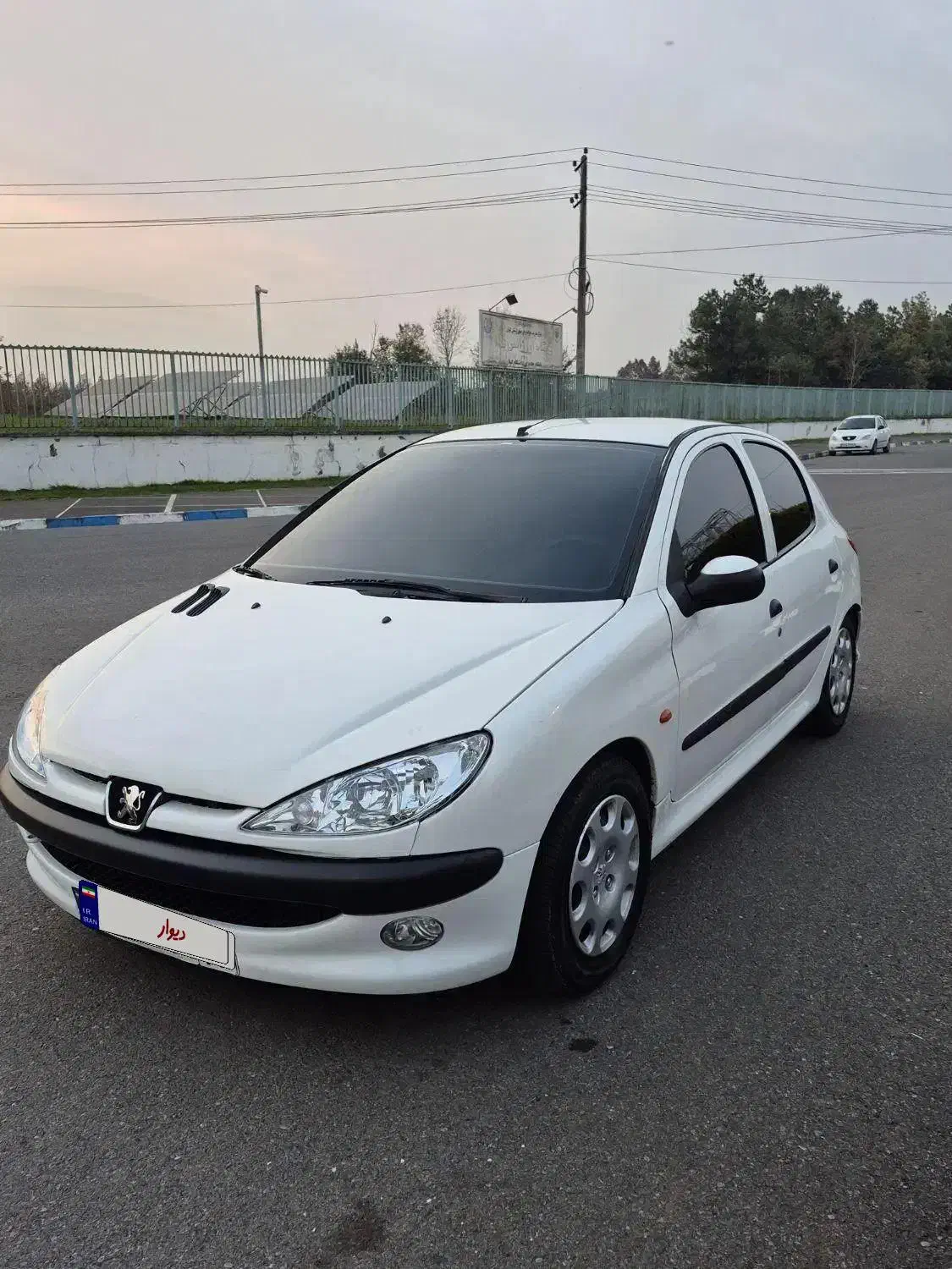 ۲۰۶ مدل ۸۷|خودرو سواری و وانت|رشت, نیروی دریایی|دیوار