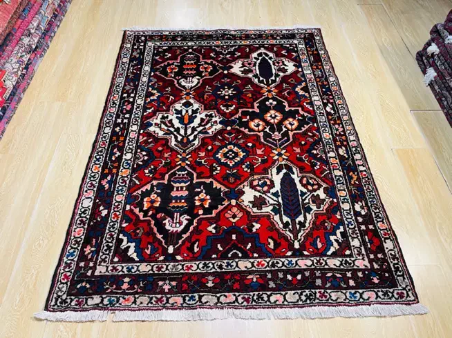 قالیچه ۳ متری بختیاری طرح خشت سروی|فرش|تهران, سلسبیل شمالی|دیوار
