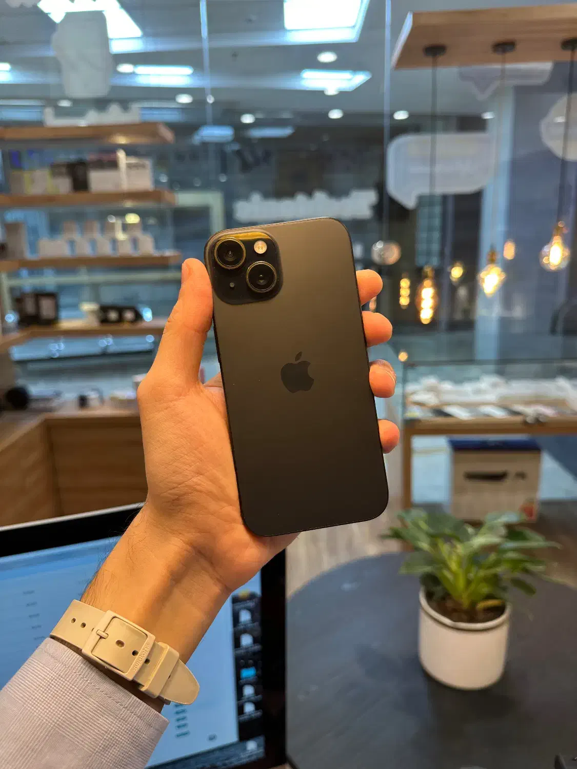 ایفون ۱۵ نرمال ۱۲۸ CH|موبایل|تهران, حکمت|دیوار