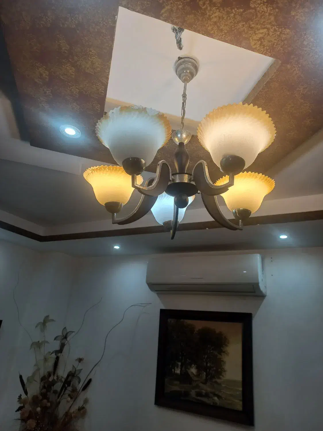 لوستر|لوستر و چراغ آویز|رشت, دروازه لاکان|دیوار