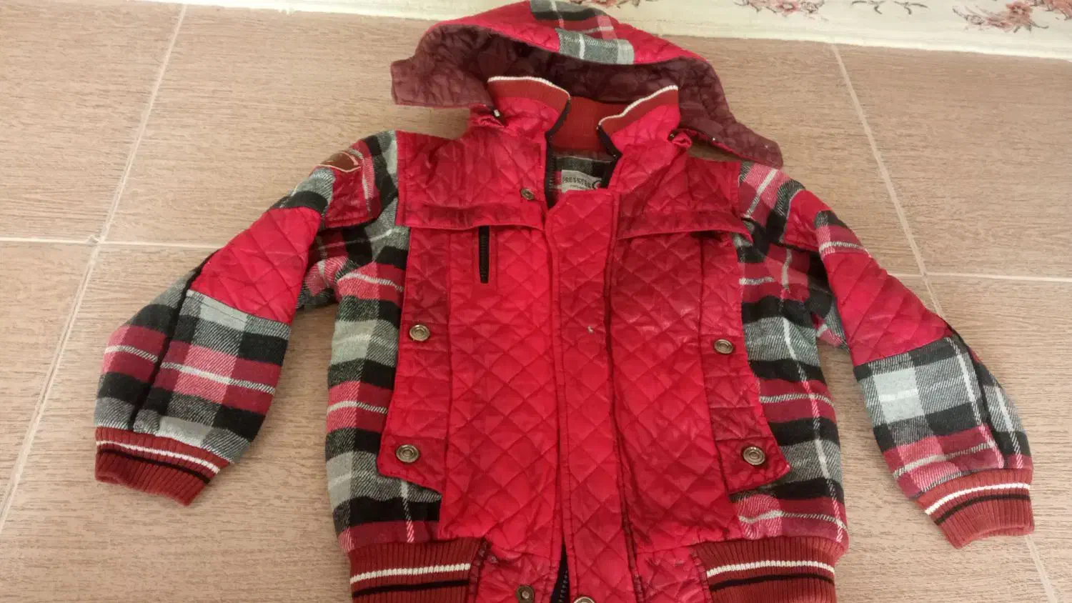 کاپشن پسرانه|کفش و لباس بچه|میانه, |دیوار